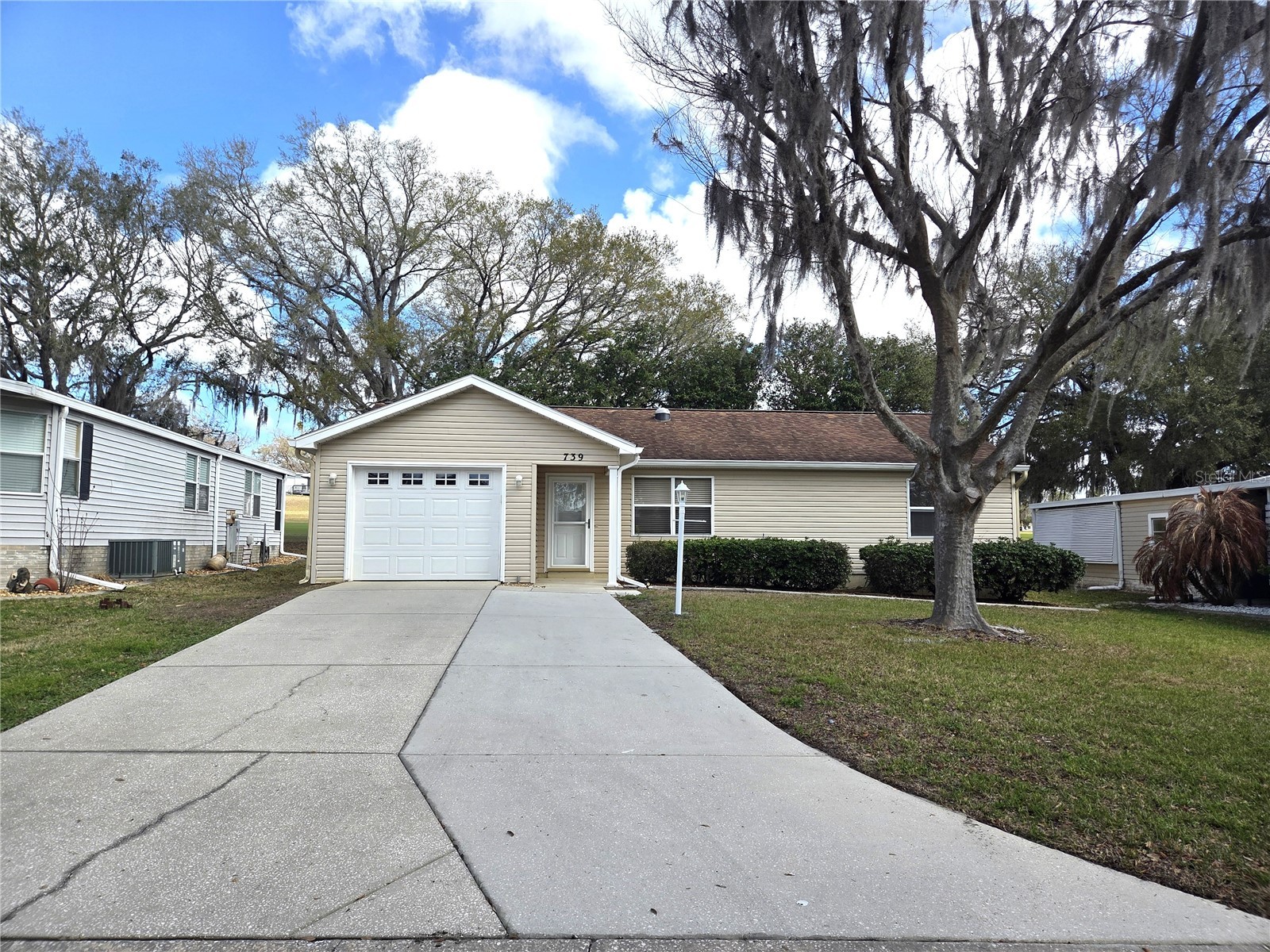 739 Heathrow Avenue Lady Lake FL 32159 G5109122 image1