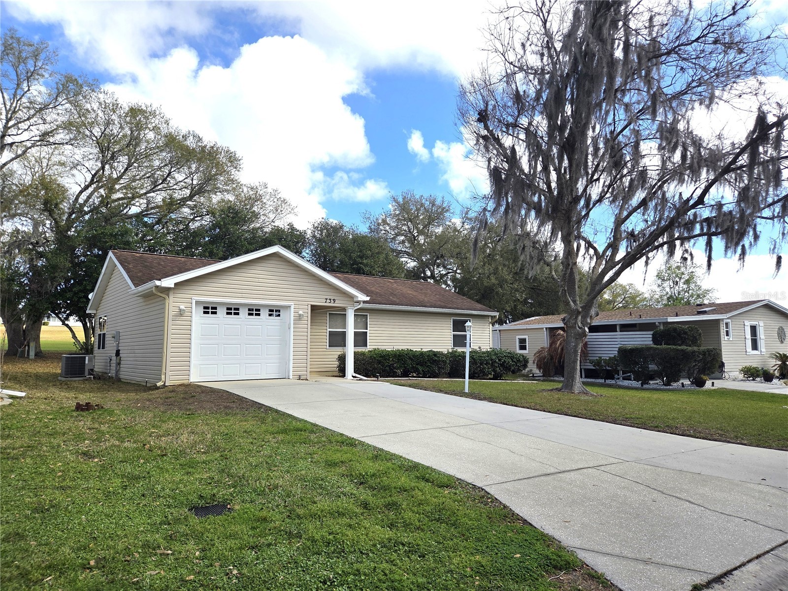 739 Heathrow Avenue Lady Lake FL 32159 G5109122 image2