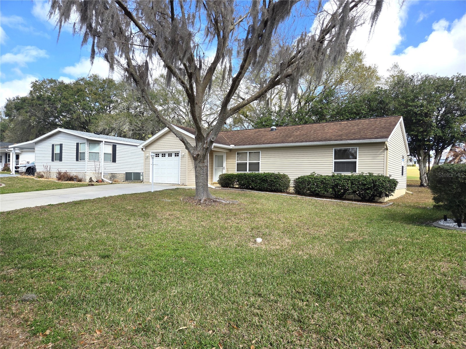 739 Heathrow Avenue Lady Lake FL 32159 G5109122 image3