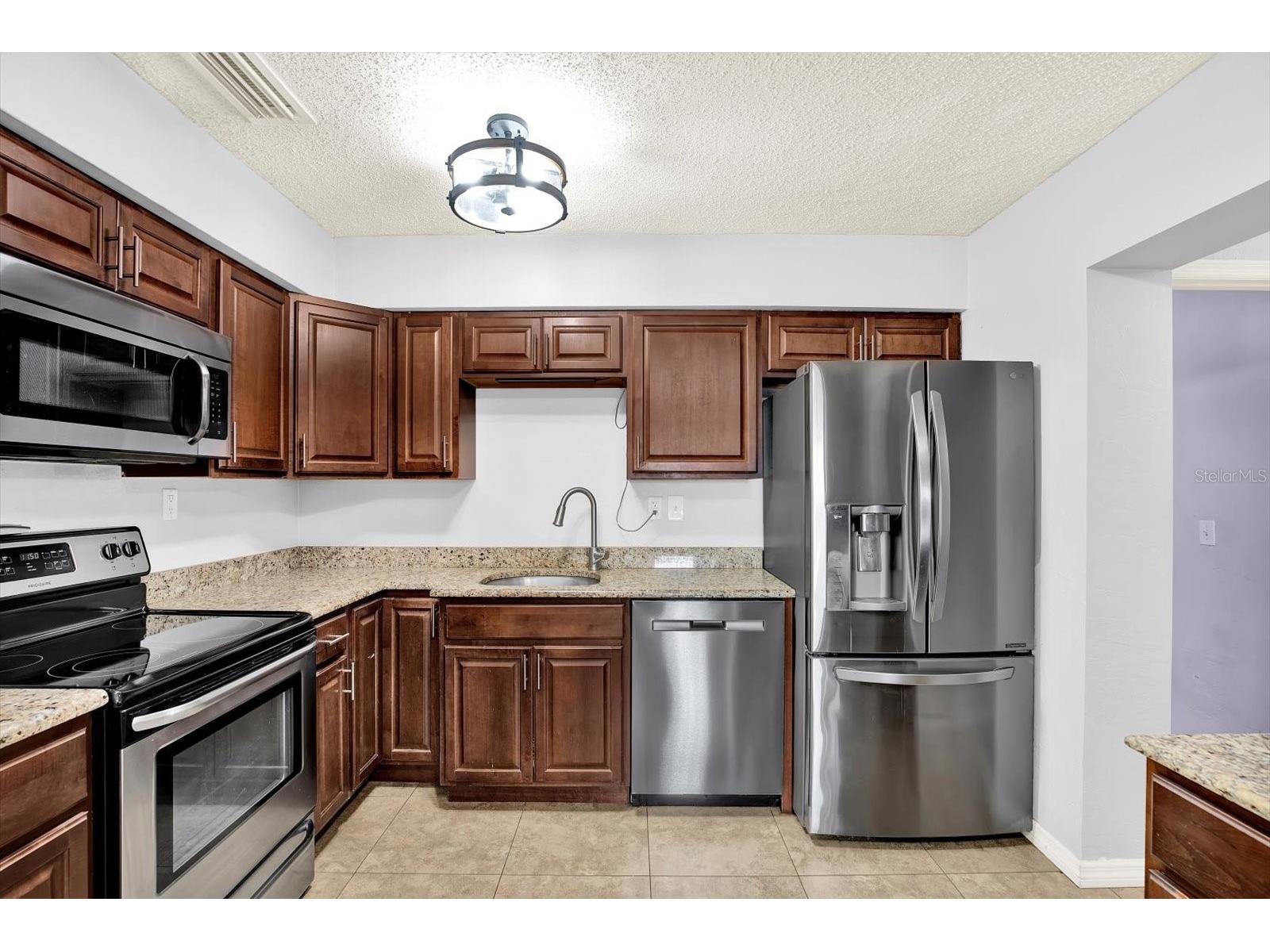 7395 18th Street N Saint Petersburg FL 33702 TB8447371 image4