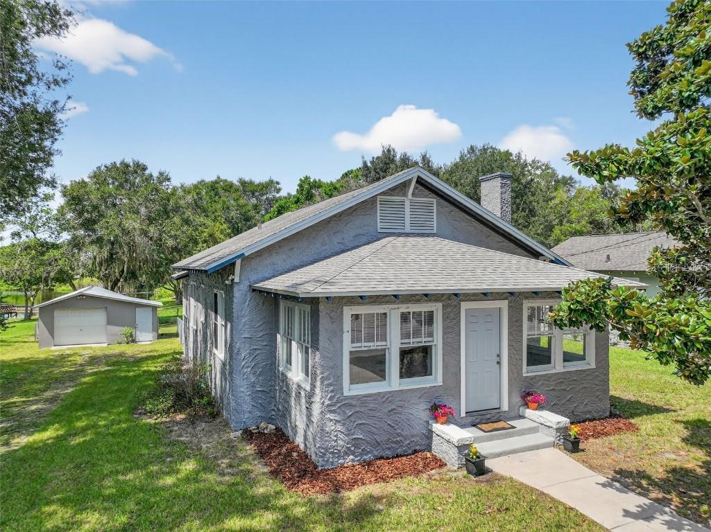 74 Lakeside Avenue Umatilla FL 32784 - LAKE UMATILLA G5102251 image1