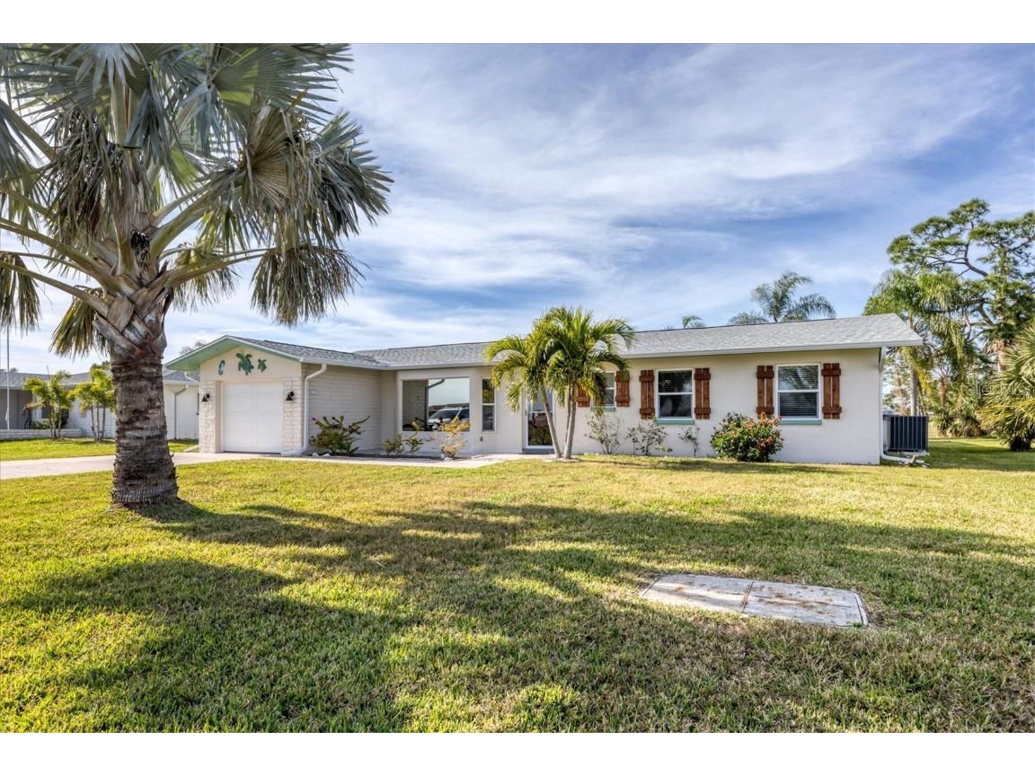 74 Oakland Hills Court Rotonda West FL 33947 D6134964 image1