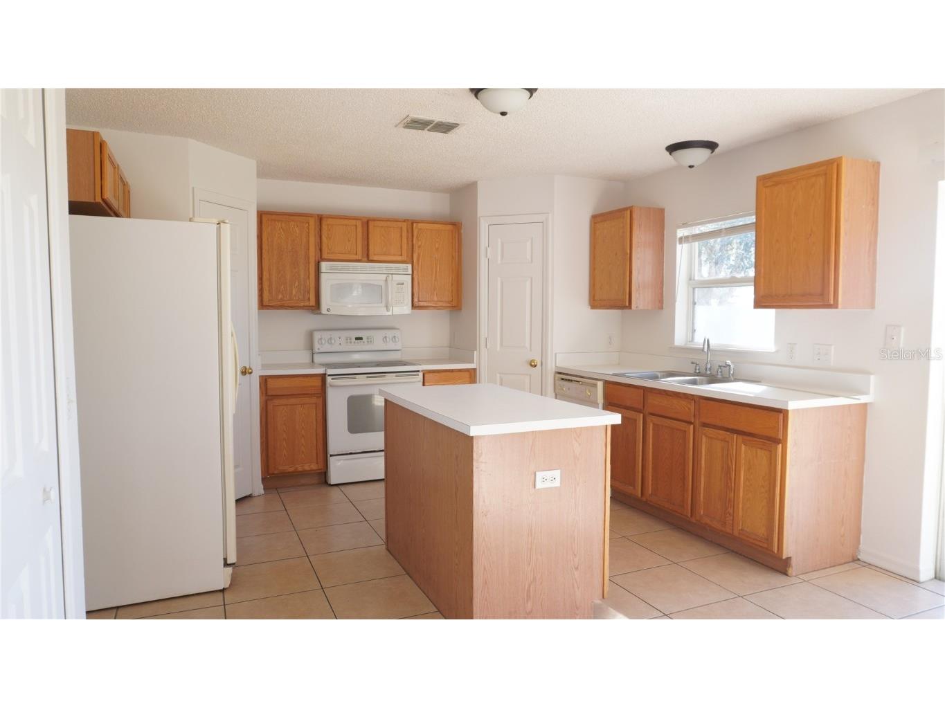 740 Paris Drive Kissimmee FL 34759 O6359150 image7