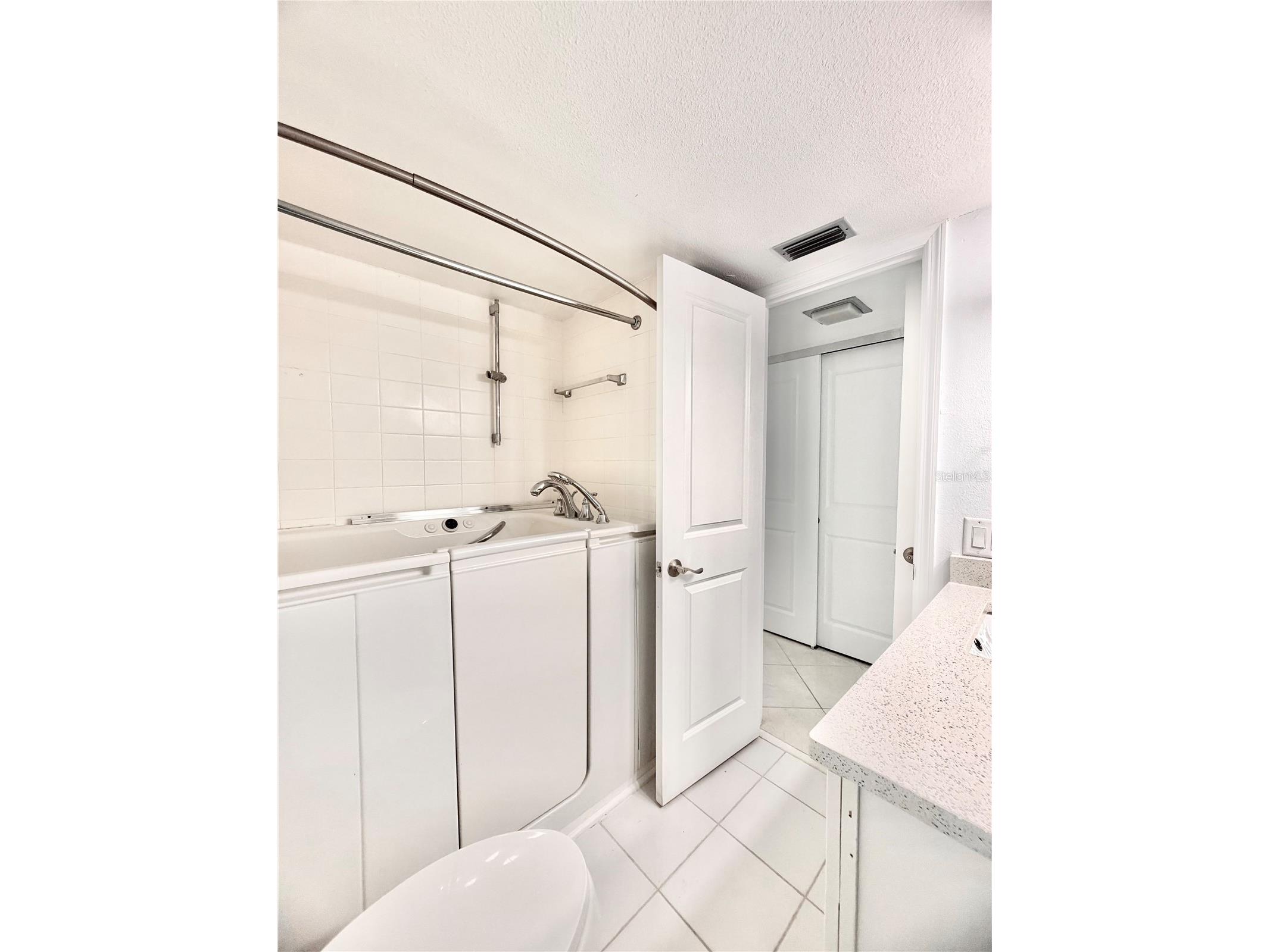 7400 Sun Island Drive S #111 South Pasadena FL 33707 OM726914 image23