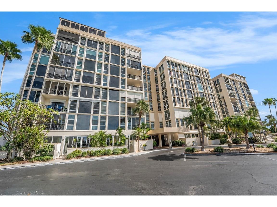 7400 Sun Island Drive S #111 South Pasadena FL 33707 - BOCA CIEGA BAY TB8444242 image1