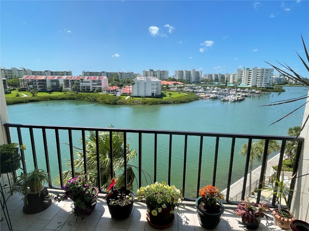 7400 Sun Island Drive S #602 South Pasadena FL 33707 - BOCA CIEGA BAY U8196804 image1