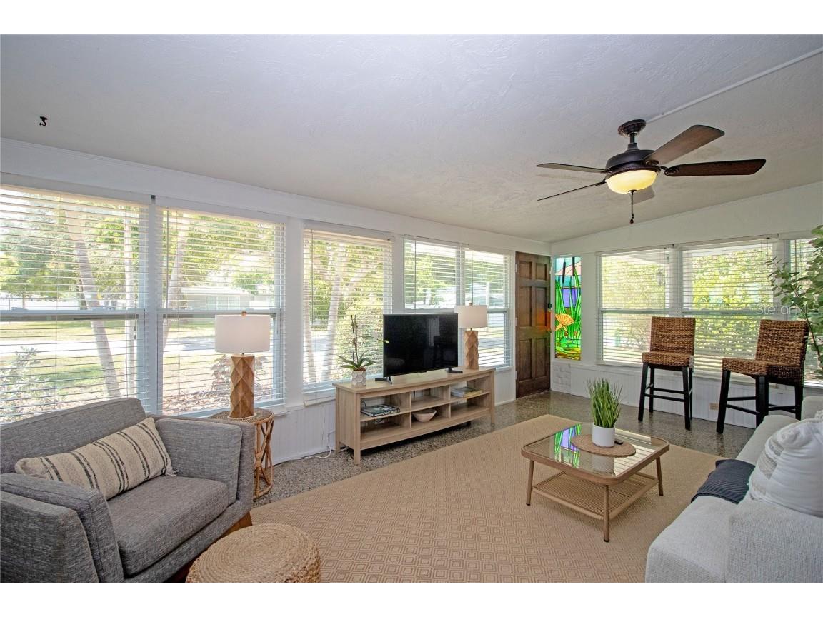 7401 13th Avenue N Saint Petersburg FL 33710 TB8391324 image3