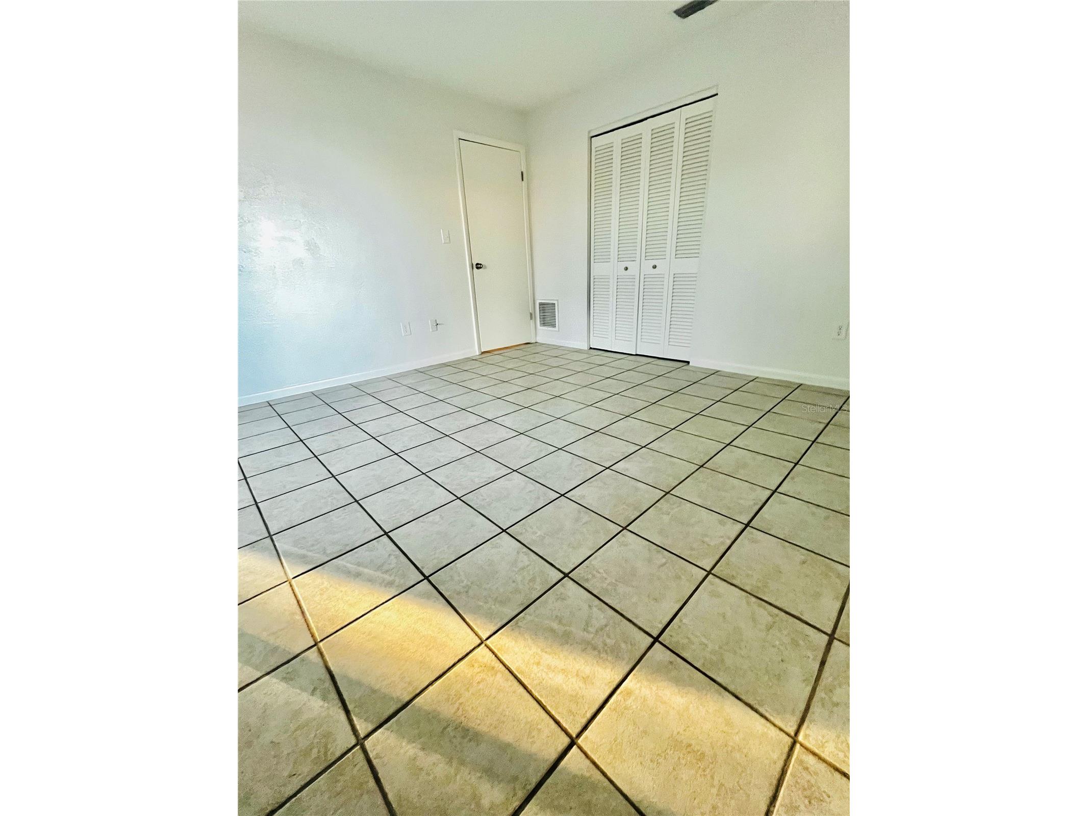 7401 21st Street N Saint Petersburg FL 33702 TB8448354 image32