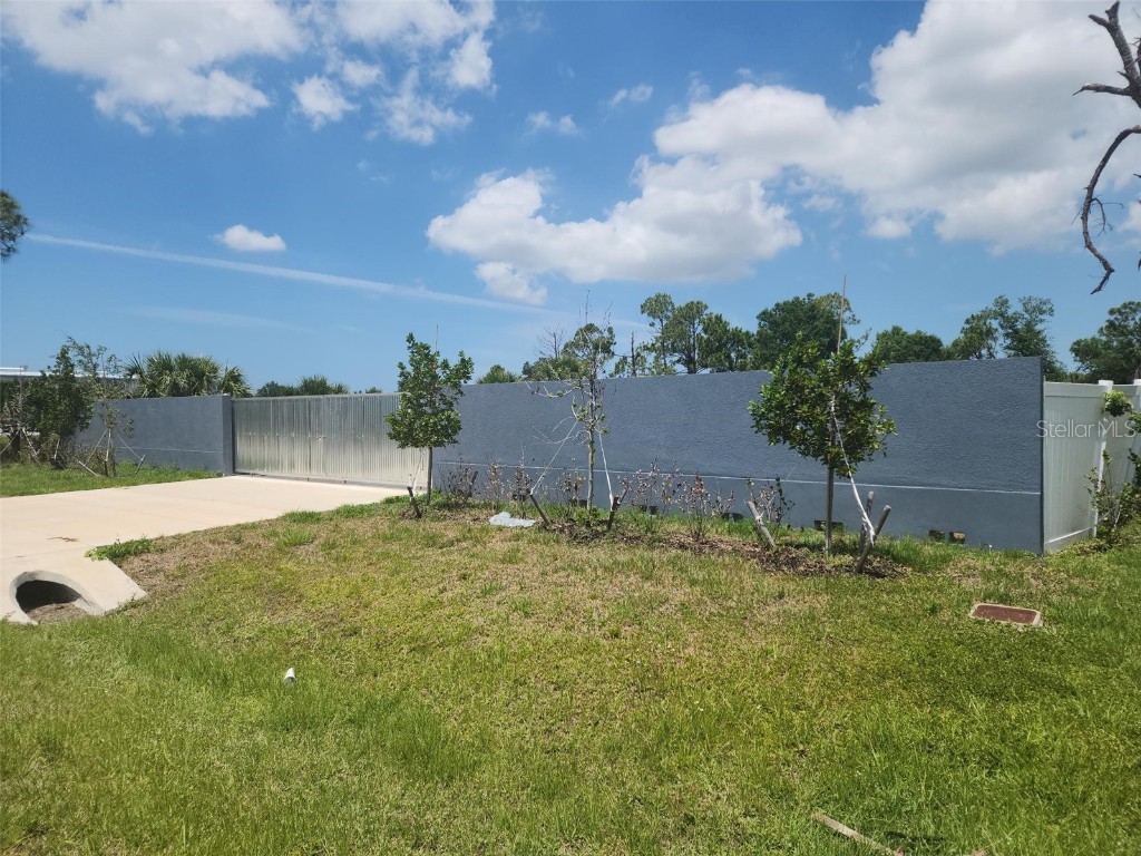 7401 Sawyer Circle Port Charlotte FL 33981 C7515649 image1