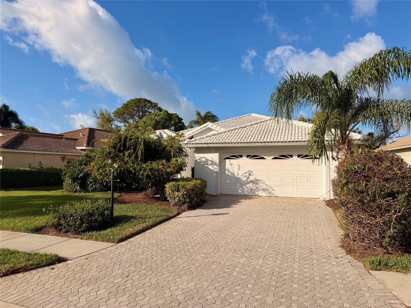 7402 Fairlinks Court Sarasota FL 34243 A4686229 image1