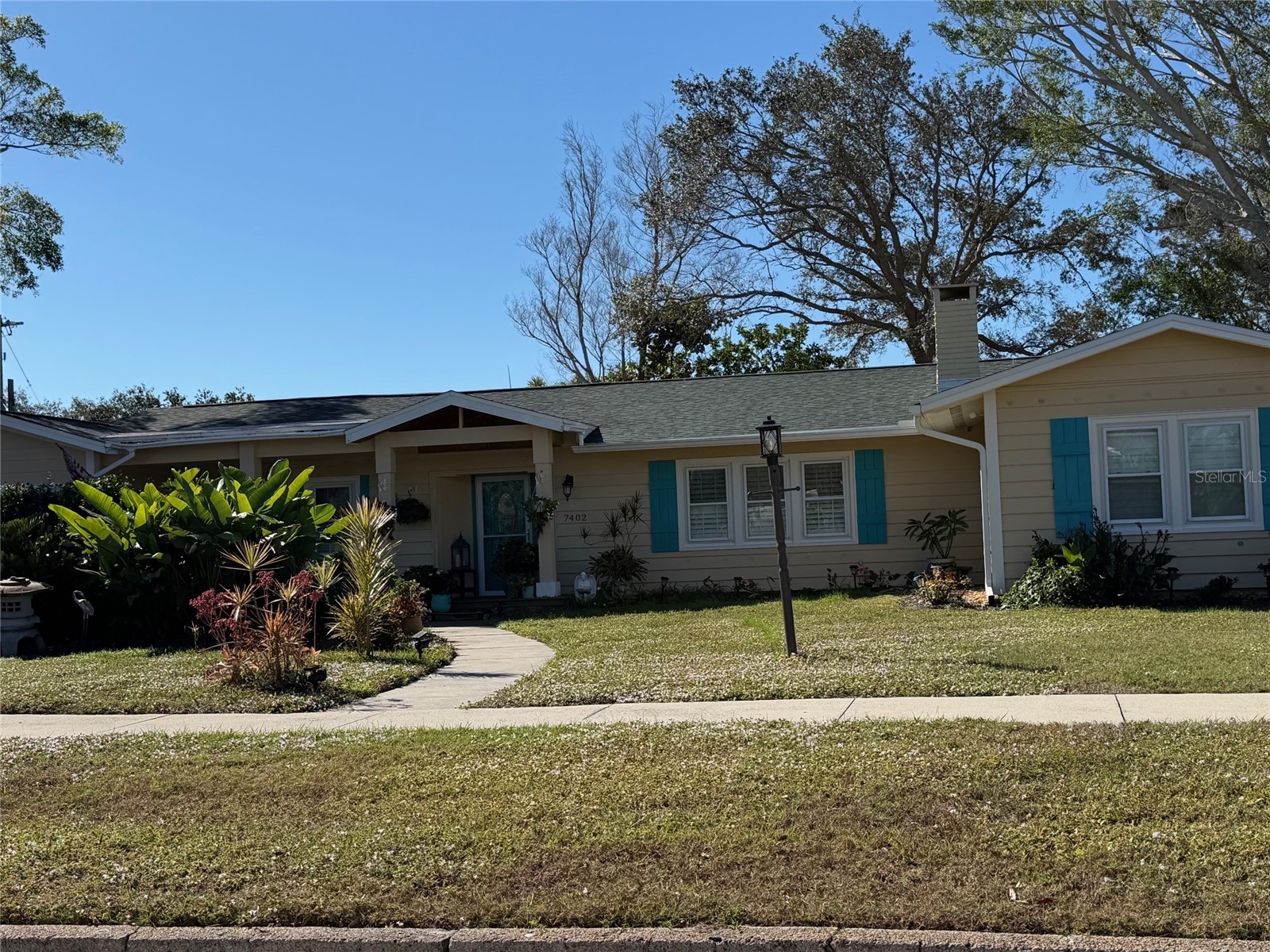 7402 Westmoreland Drive Sarasota FL 34243 A4678324 image1