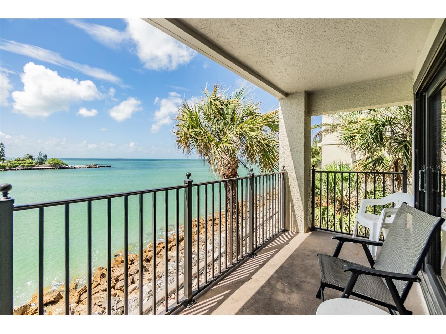 7403 Bayshore Drive #305 Treasure Island FL 33706 TB8415339 image1