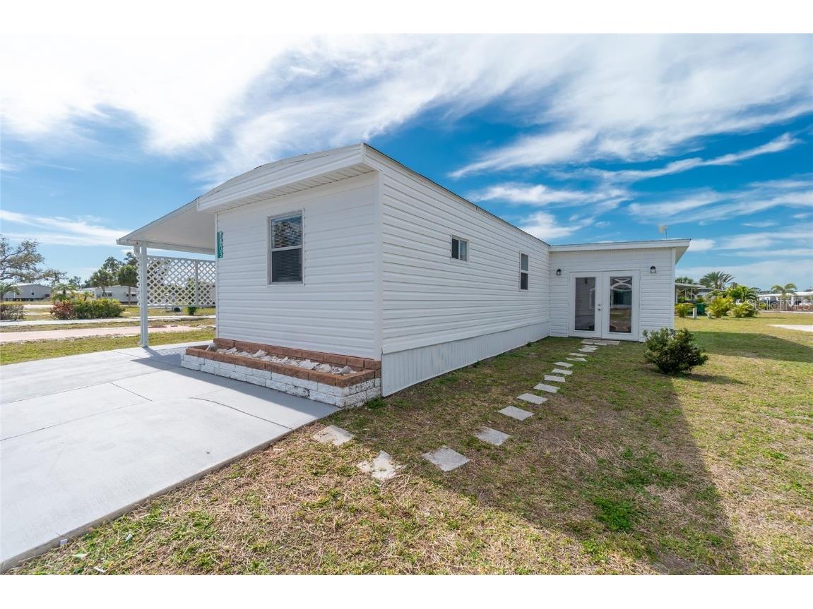 7403 Beckley Street Port Charlotte FL 33981 - BUTTERFORD WATERWAY C7487978 image1