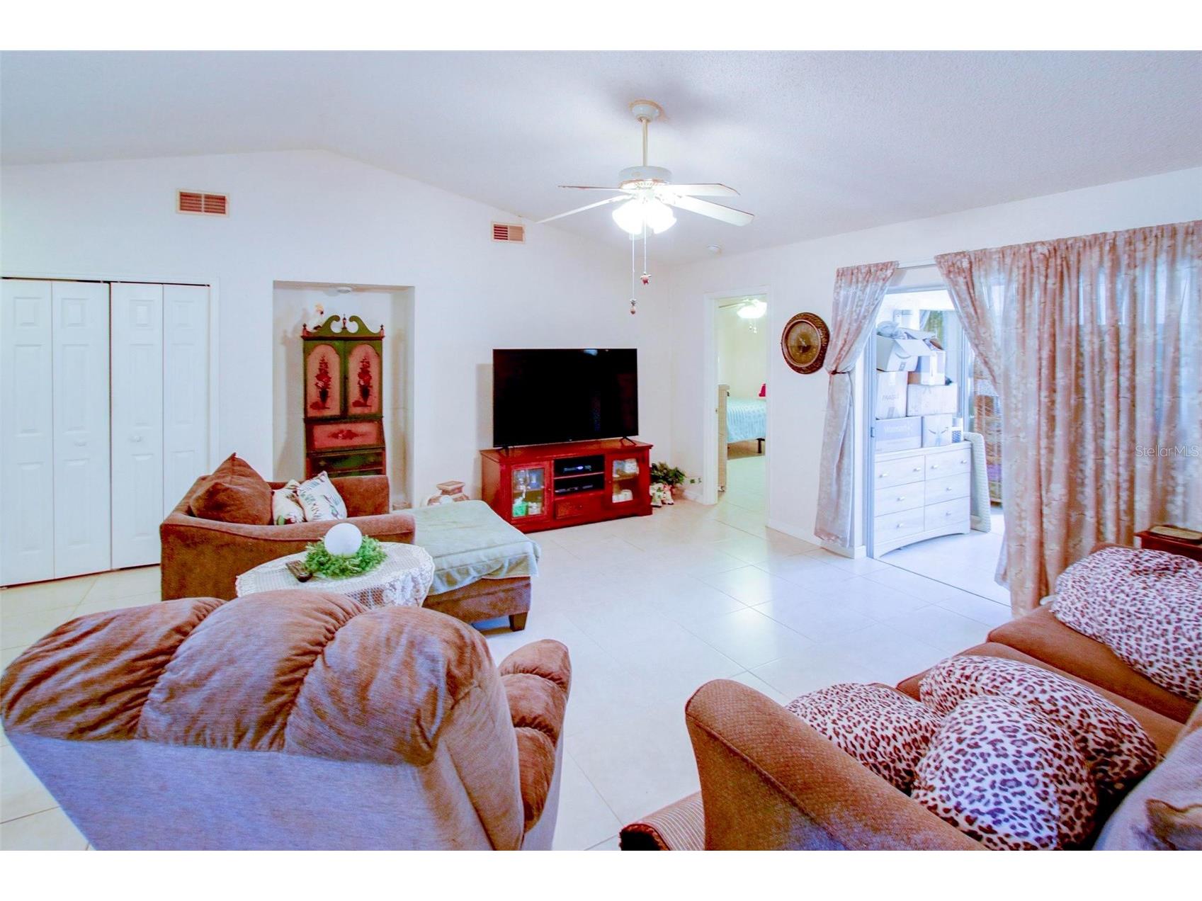 7403 Heather Walk Drive Weeki Wachee FL 34613 W7885180 image5