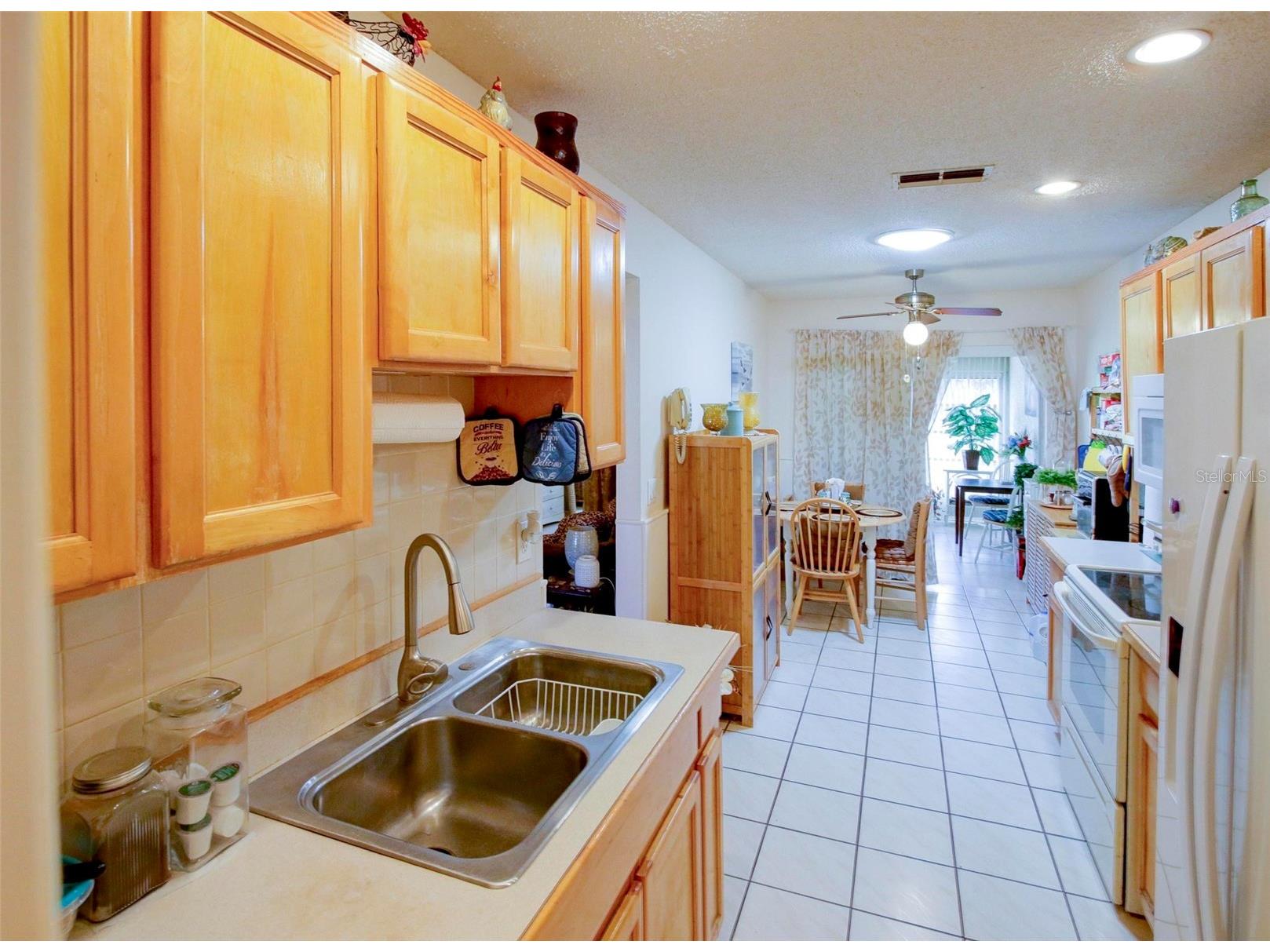 7403 Heather Walk Drive Weeki Wachee FL 34613 W7885180 image7