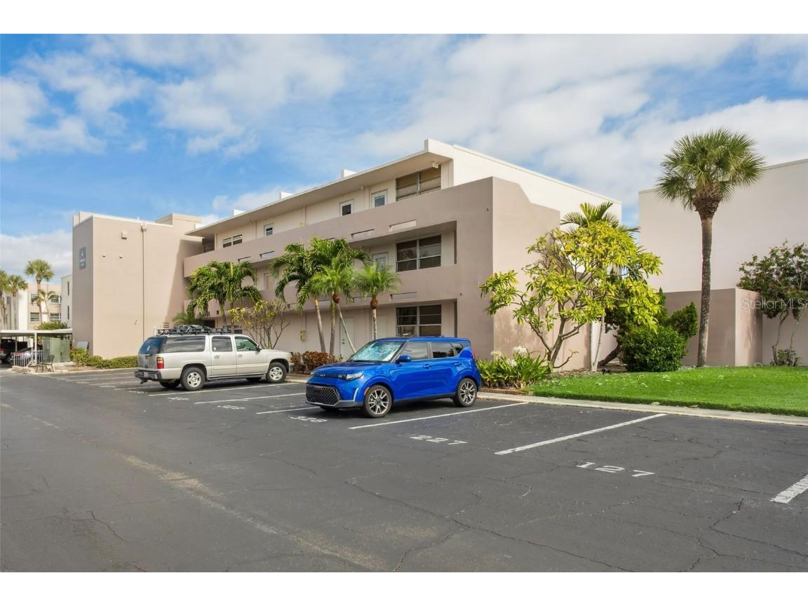 7405 Bay Island Drive S #123 South Pasadena FL 33707 TB8442098 image2