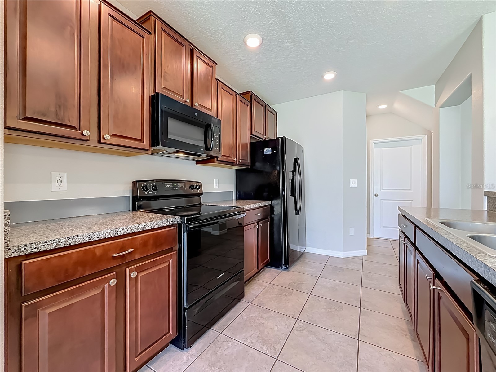 7405 Evening Primrose Court Tampa FL 33619 C7526099 image14