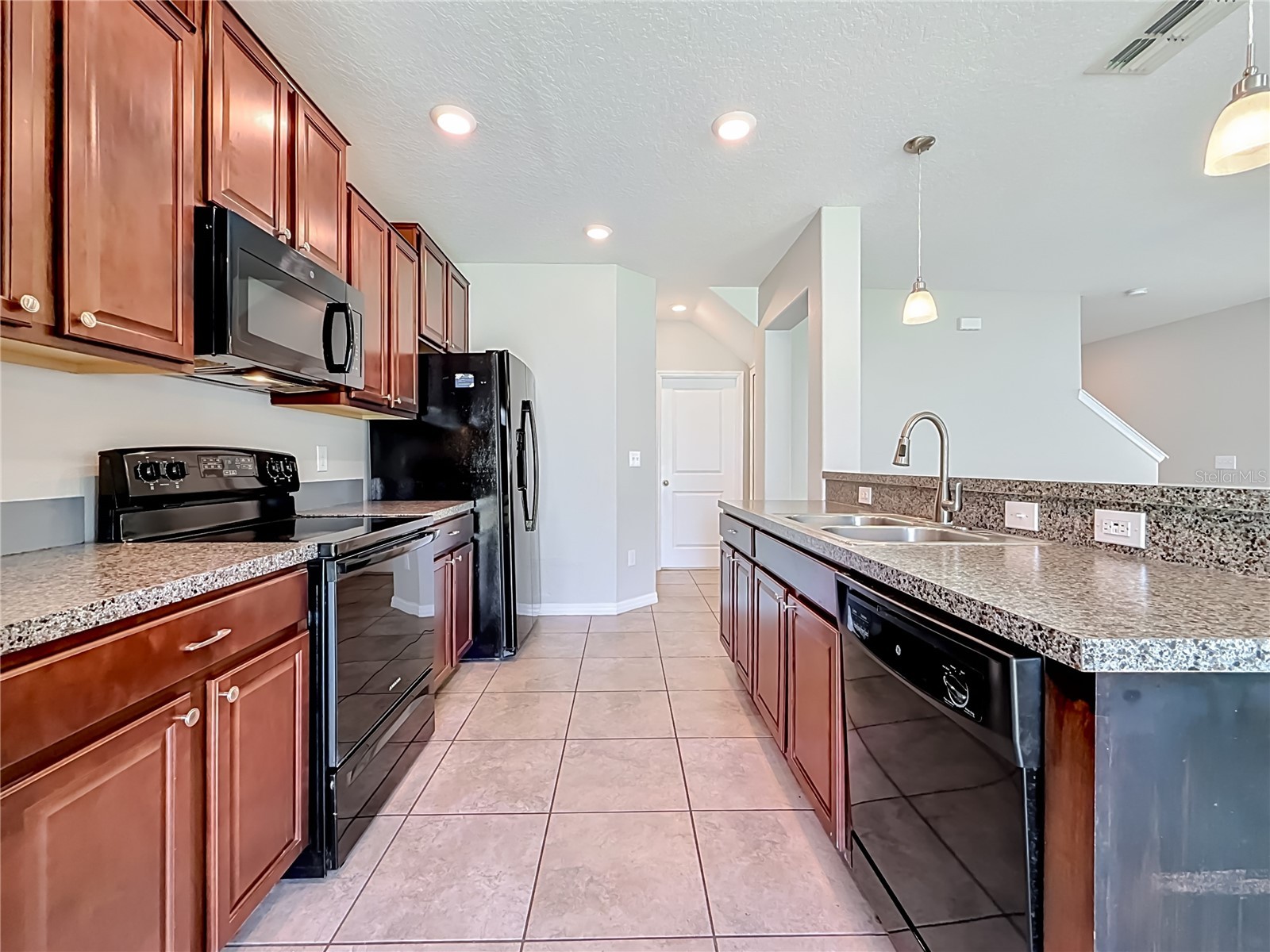 7405 Evening Primrose Court Tampa FL 33619 C7526099 image15