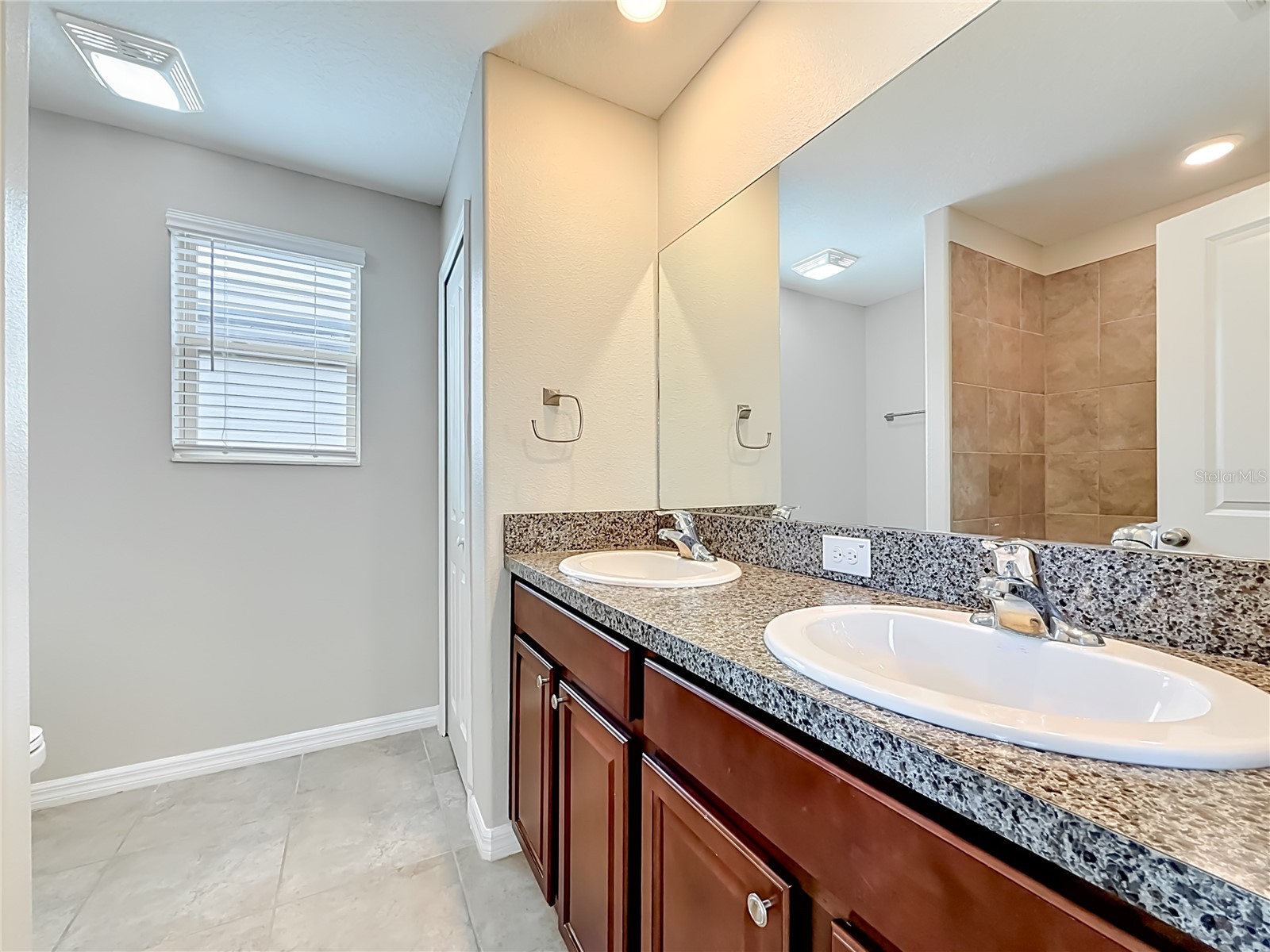 7405 Evening Primrose Court Tampa FL 33619 C7526099 image32