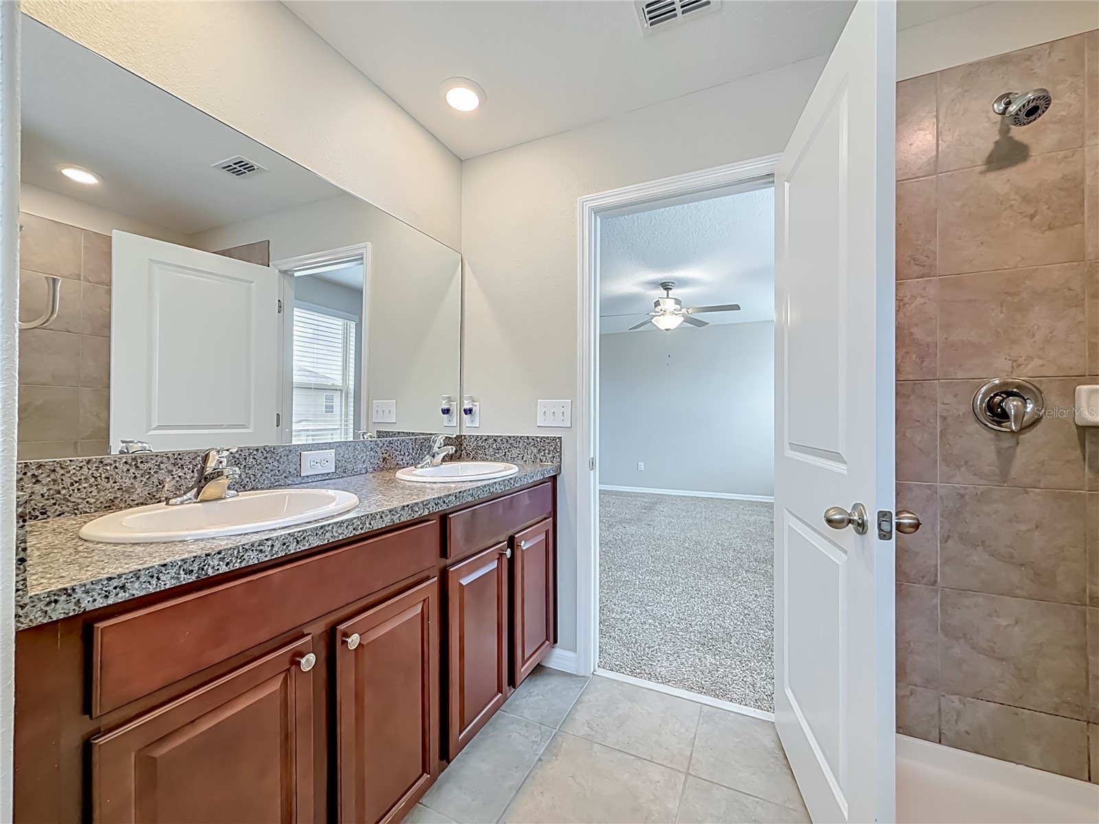 7405 Evening Primrose Court Tampa FL 33619 C7526099 image35