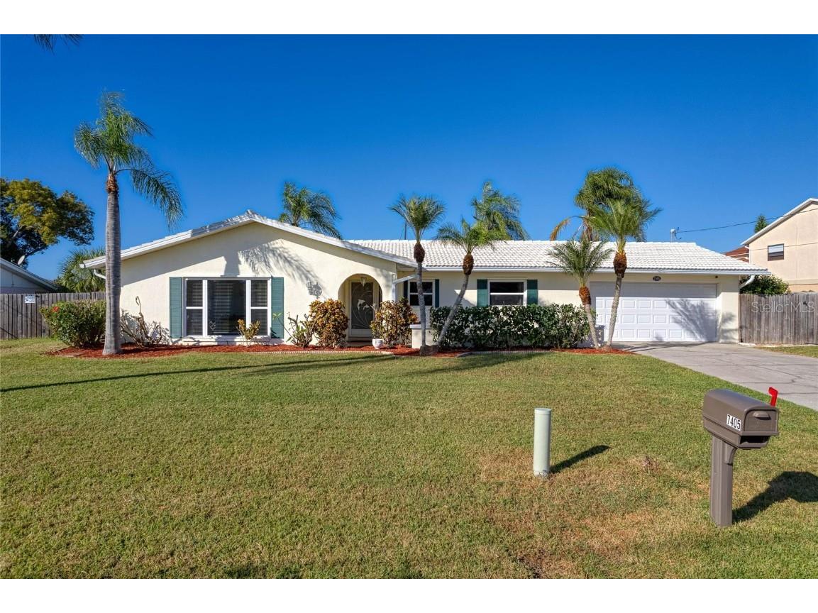 7405 Hatteras Drive Hudson FL 34667 - DIRECT ACCESS CANAL TO GULF W7850165 image1