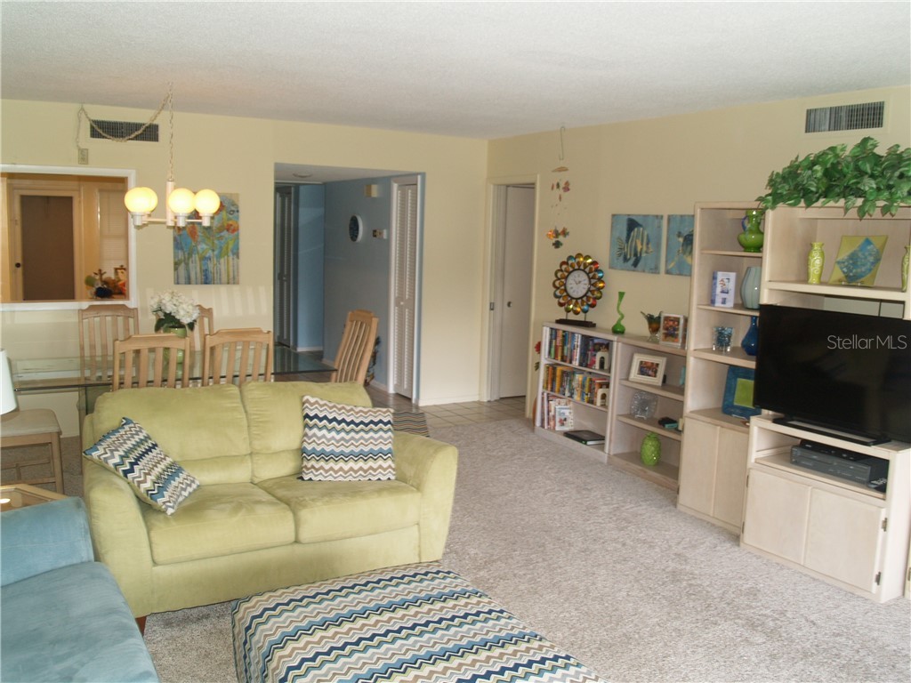 7405 W Country Club Drive N #104 Sarasota FL 34243 A4443917 image3