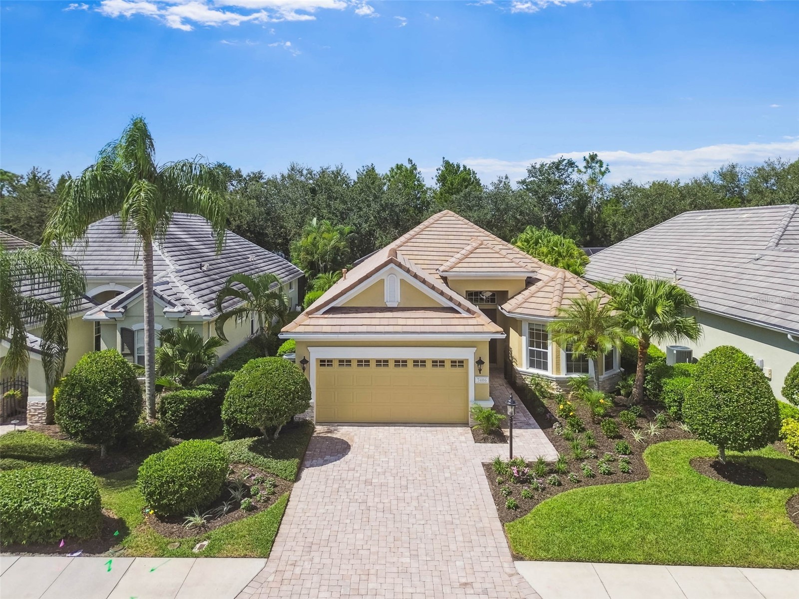 7406 Lake Forest Glen Bradenton FL 34202 A4665064 image1