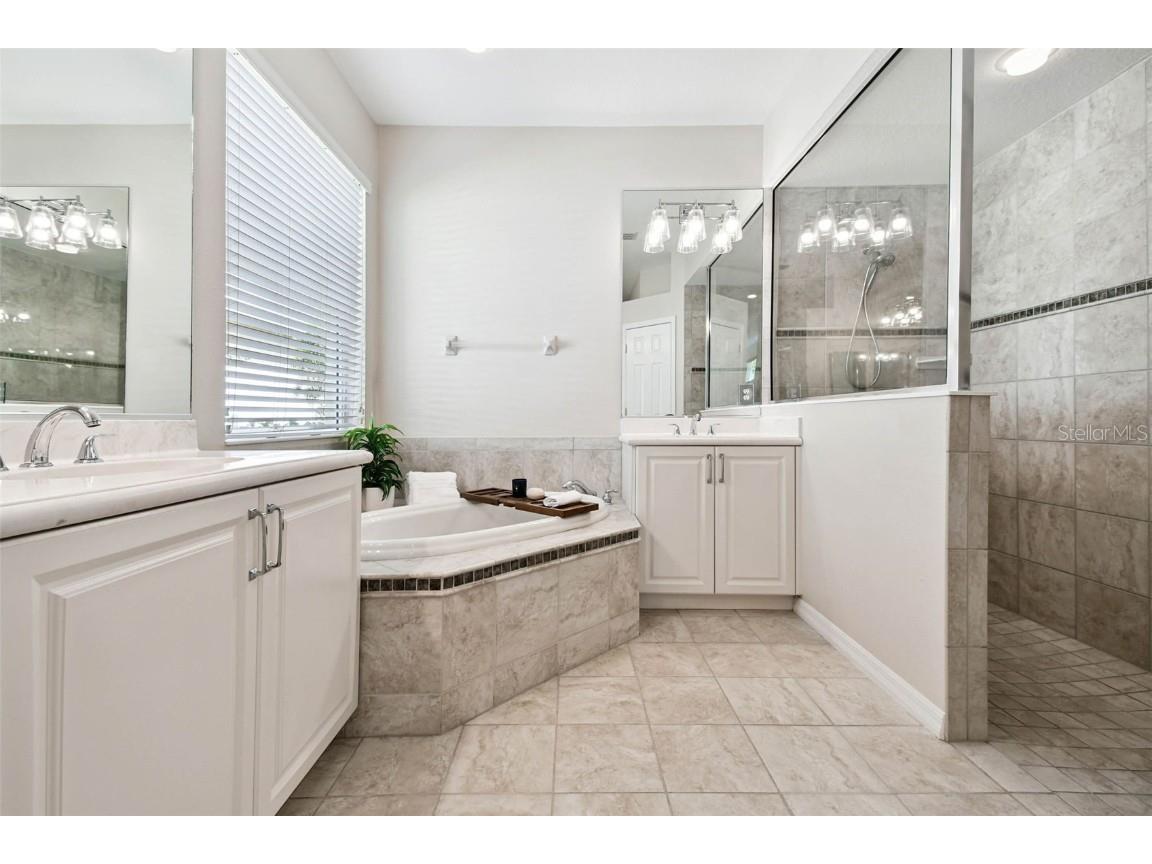 7406 Lake Forest Glen Lakewood Ranch FL 34202 A4665064 image23