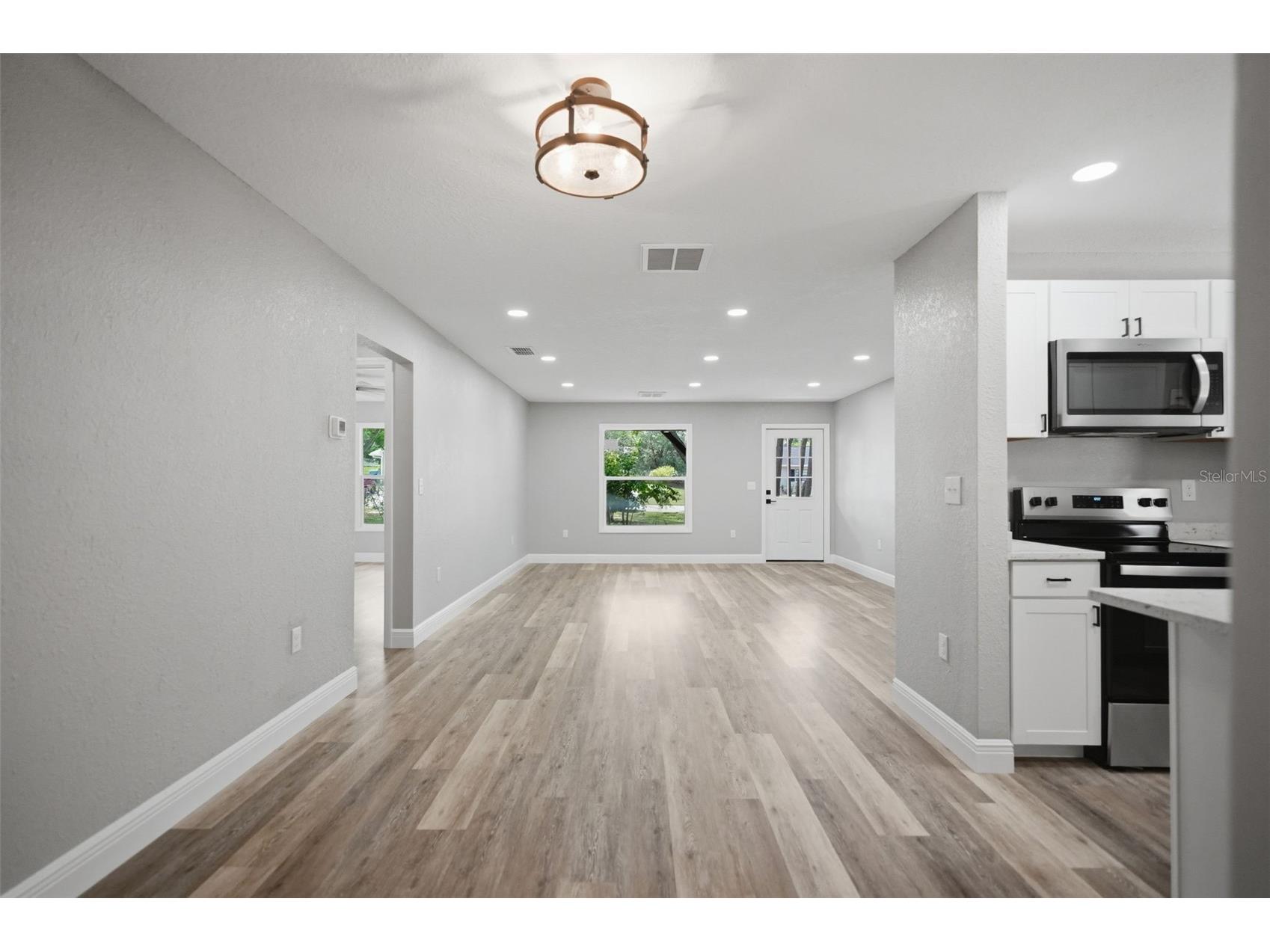 7407 Dundee Way Weeki Wachee FL 34613 W7886880 image9