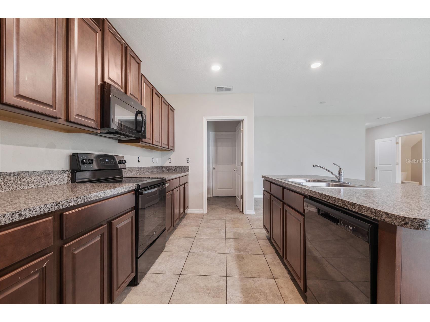 7407 Rosy Periwinkle Court Tampa FL 33619 TB8502011 image9