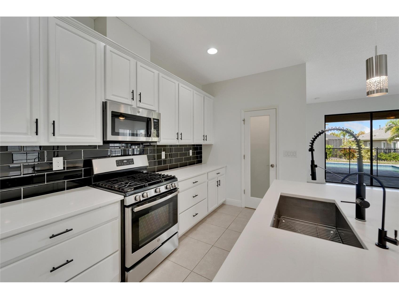 7408 Sungold Meadow Court Apollo Beach FL 33572 TB8400632 image32