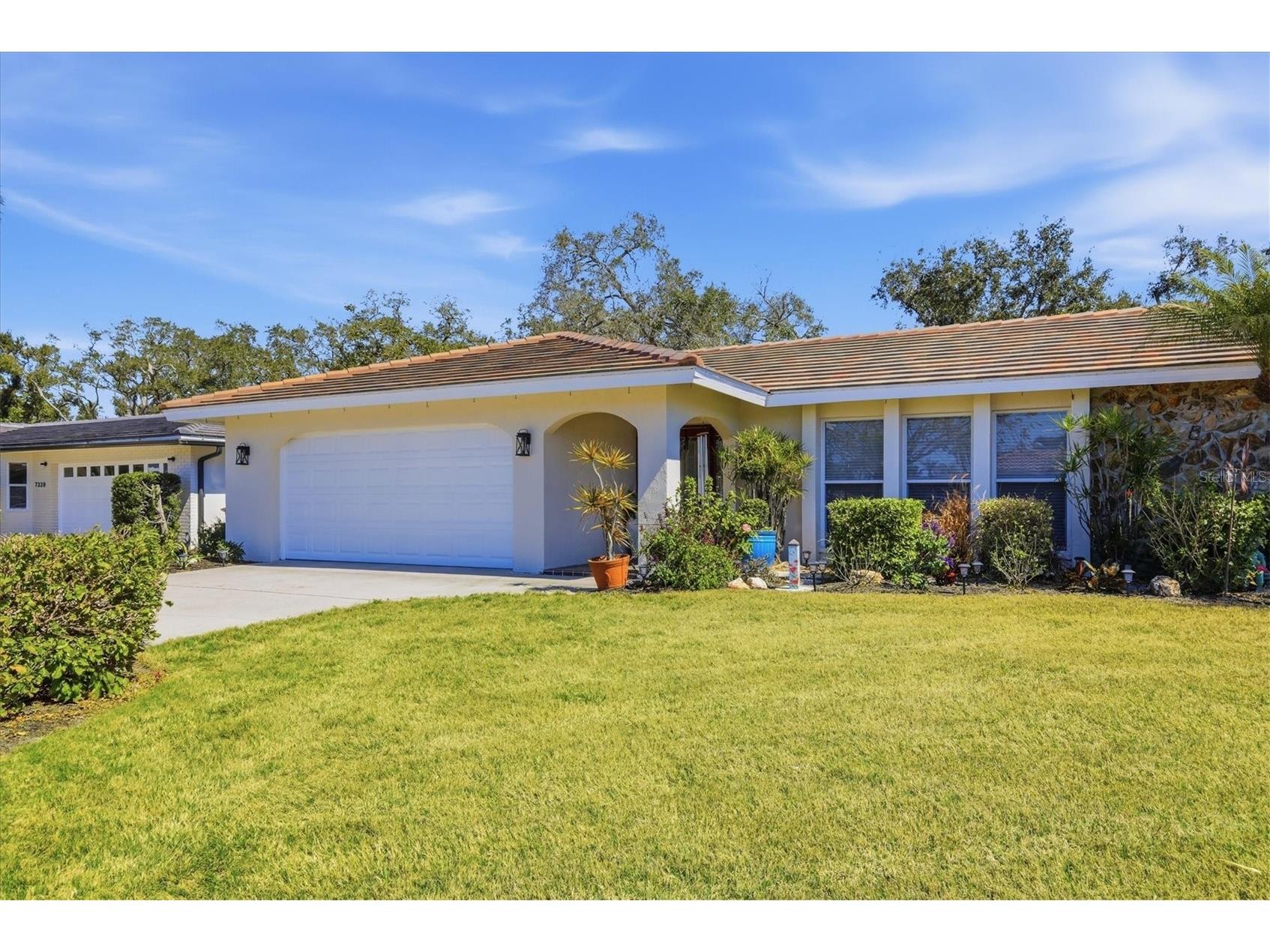 7409 Bounty Drive Sarasota FL 34231 A4683809 image1