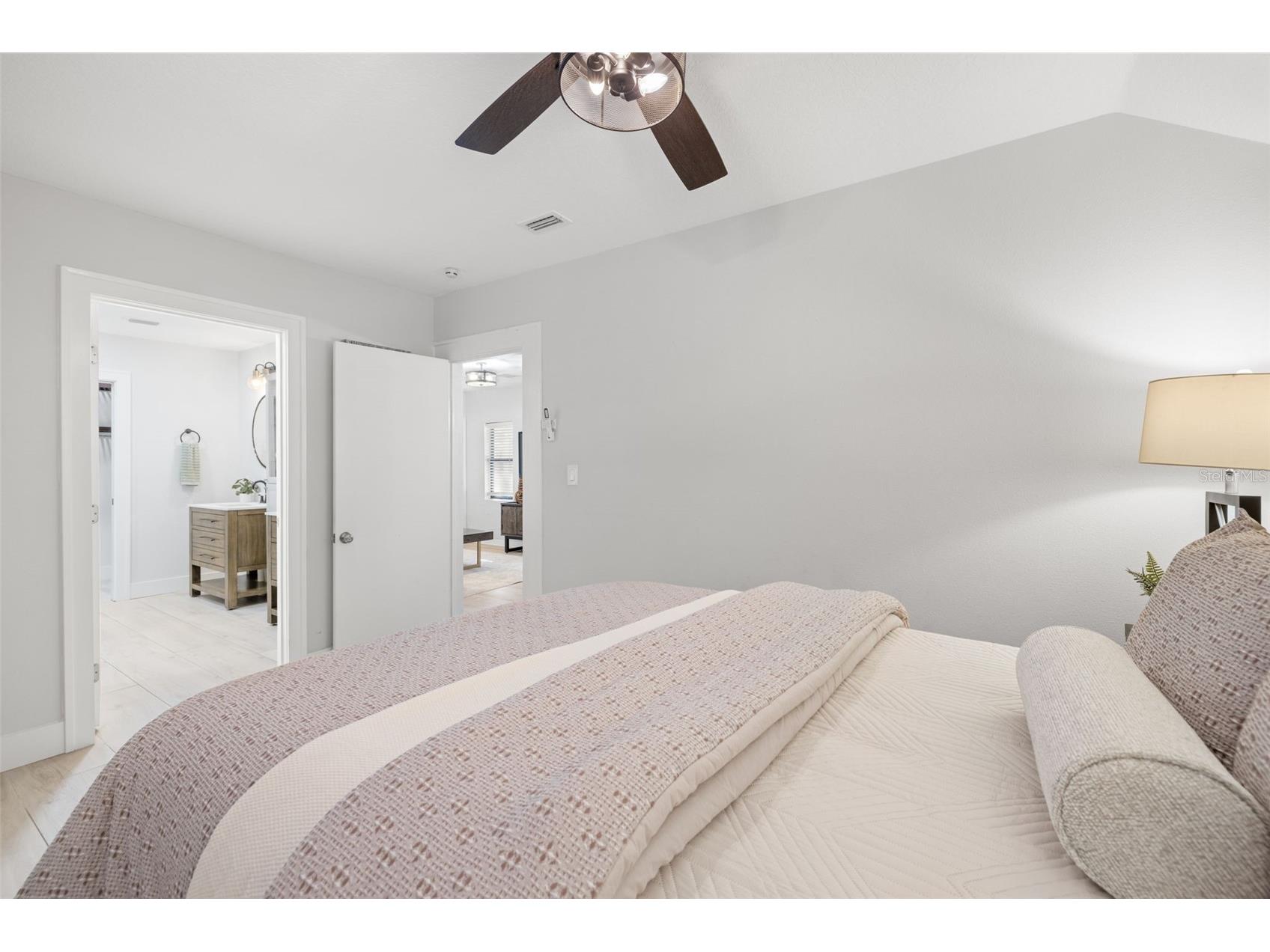 741 30th Avenue N Saint Petersburg FL 33701 TB8472933 image20