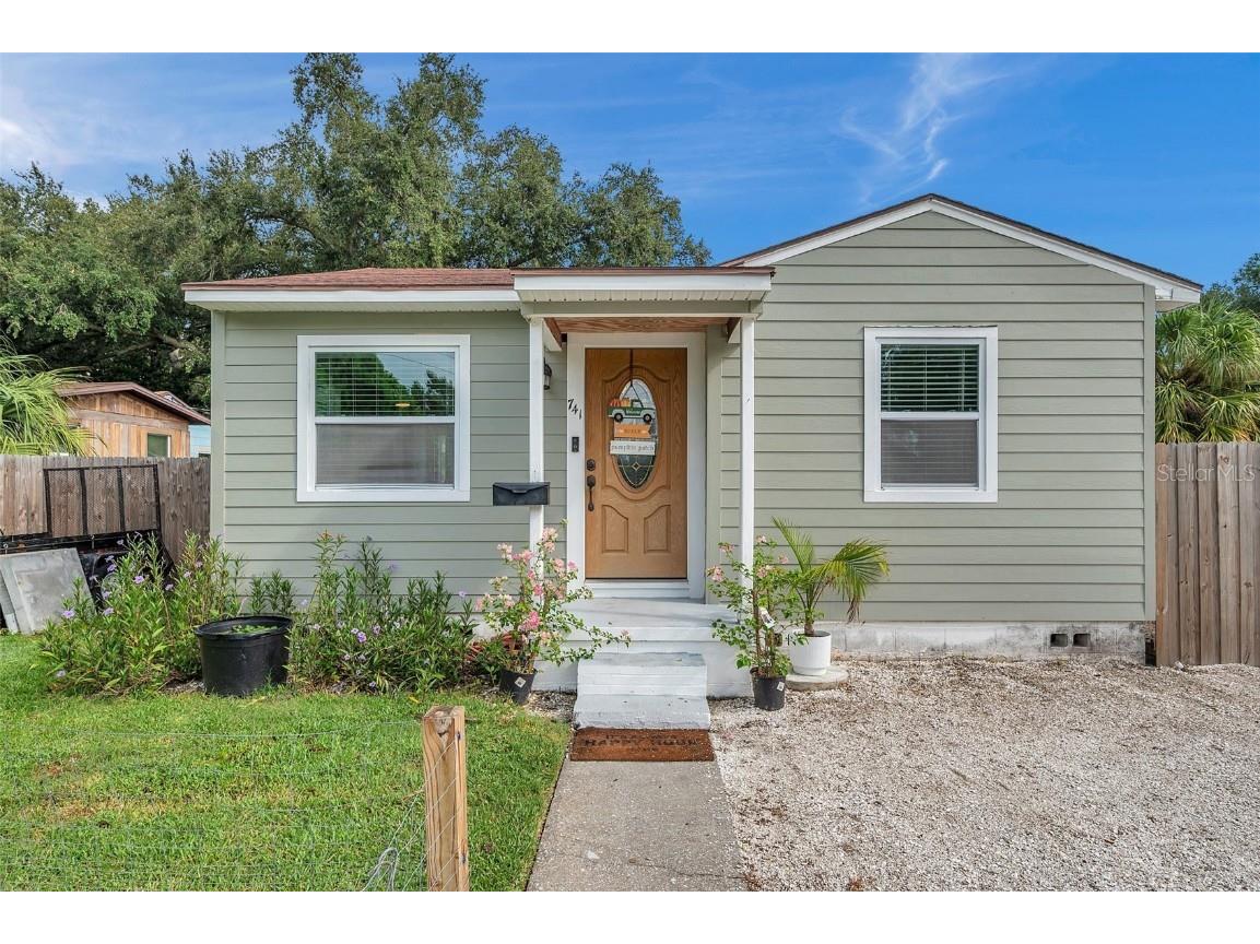 741 58th Avenue NE Saint Petersburg FL 33703 TB8302682 image1