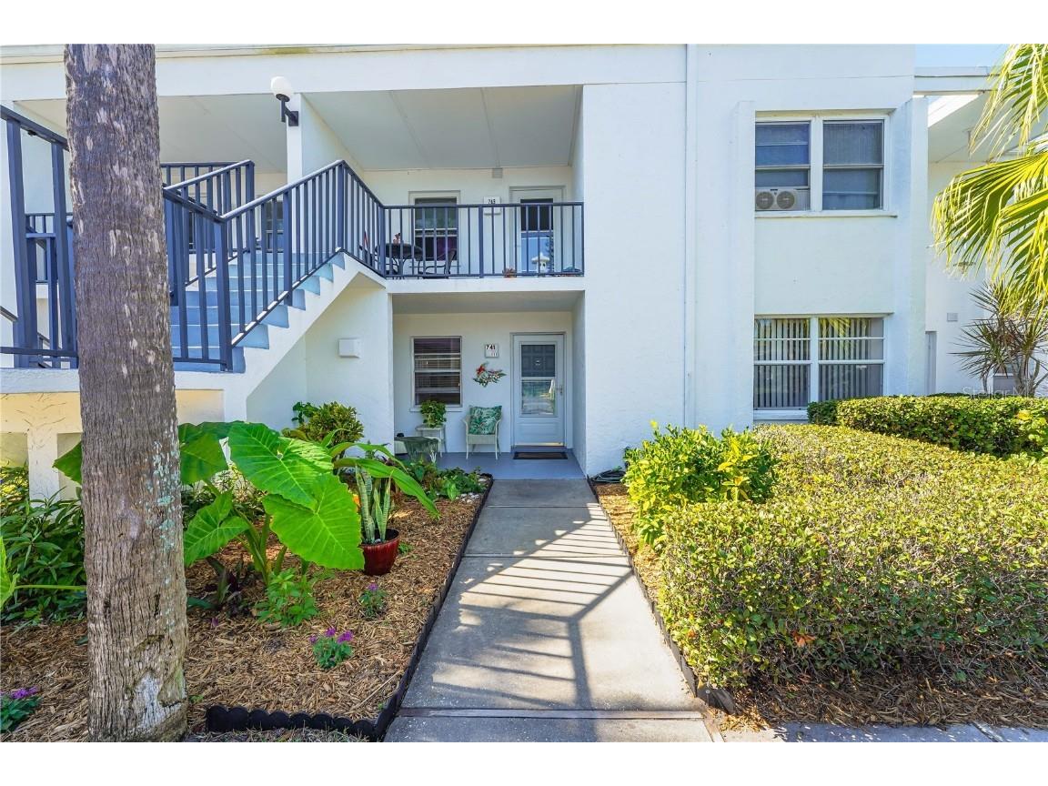 741 Capri Isles Boulevard #111 Venice FL 34292 A4559594 image1