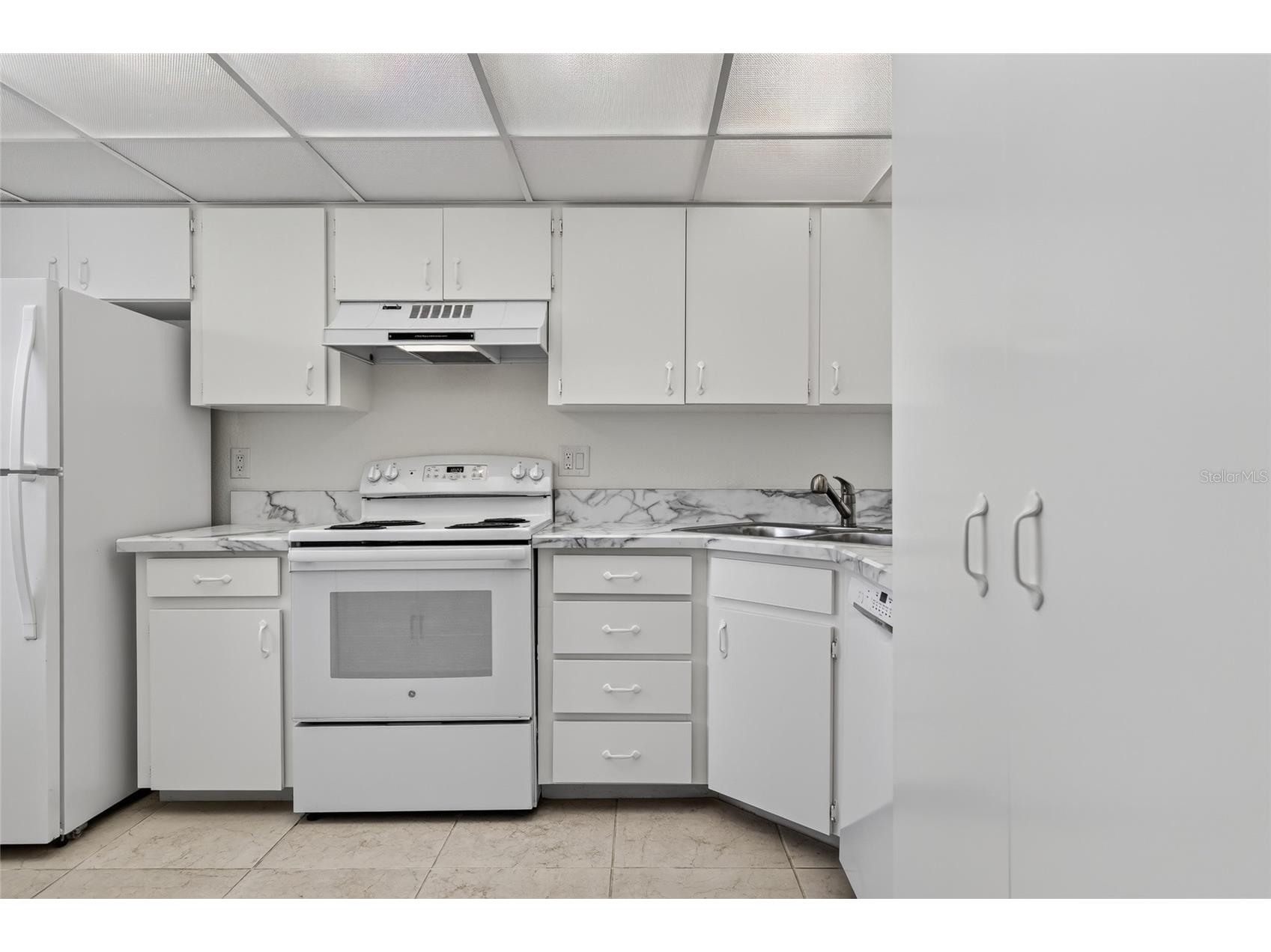 741 Capri Isles Boulevard #111 Venice FL 34292 C7526101 image13