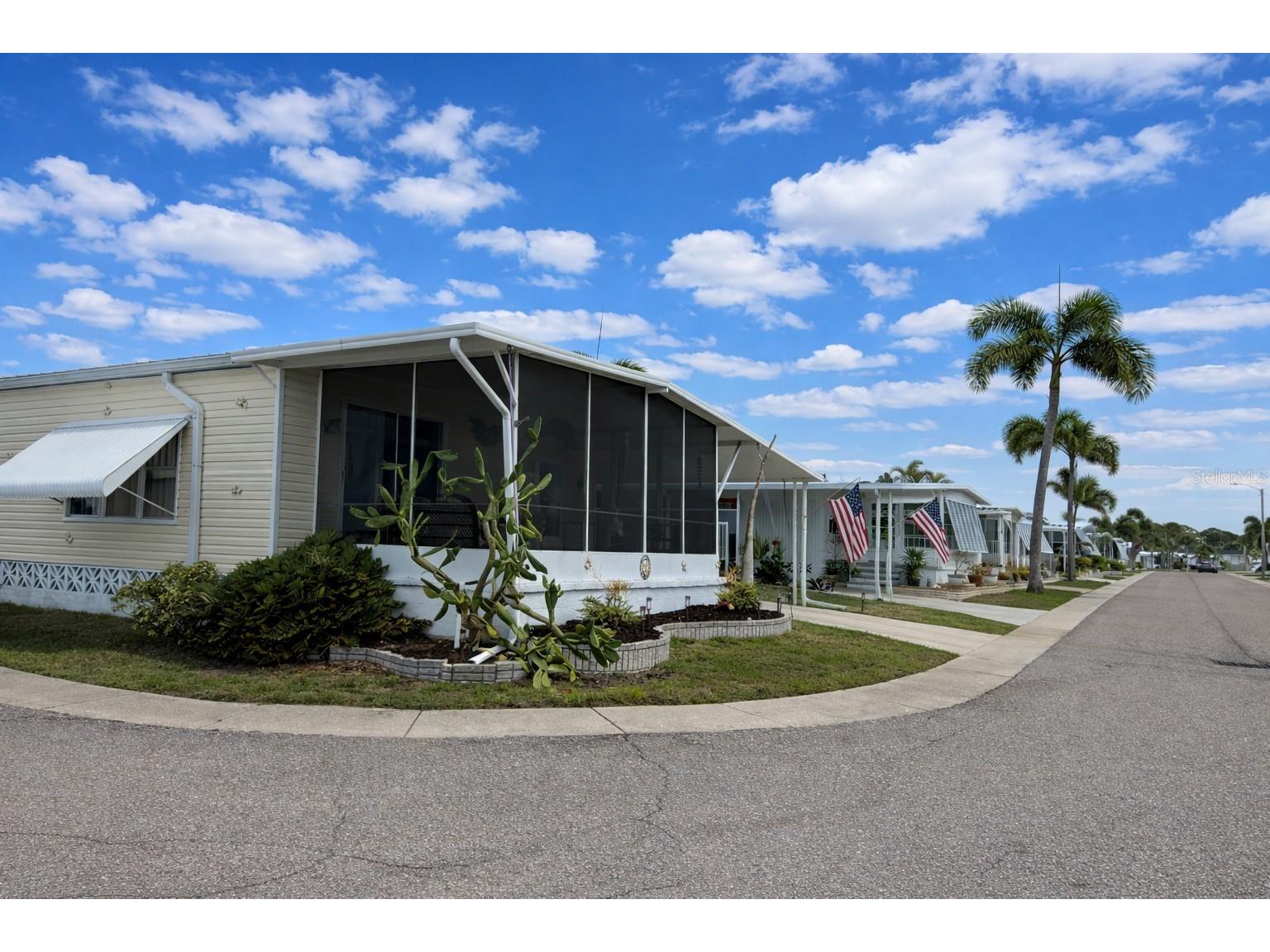 741 Iris Drive Venice FL 34293 N6143443 image2