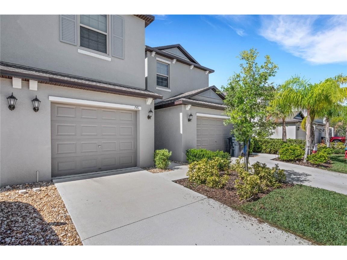 741 Royal Empress Drive Ruskin FL 33570 L4938627 image1