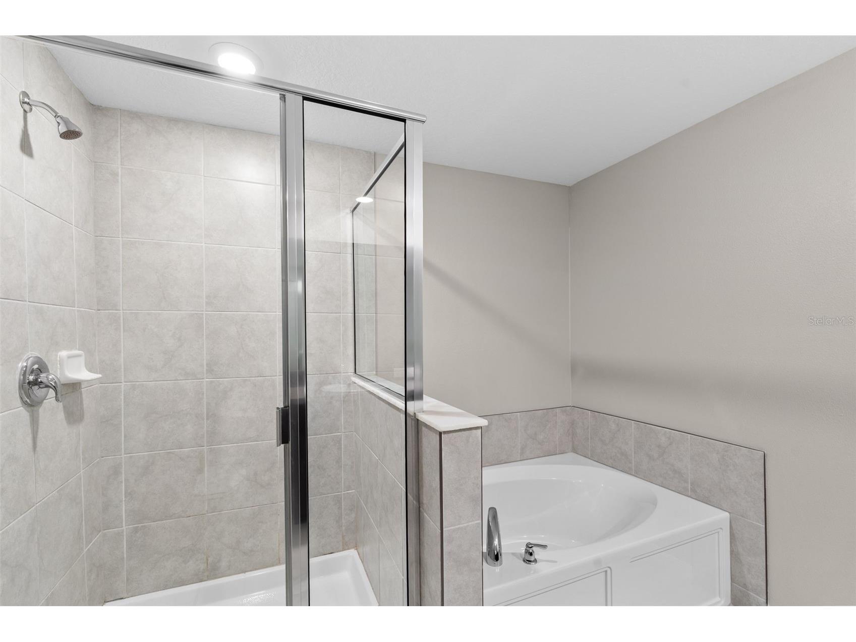 741 Royal Empress Drive Ruskin FL 33570 TB8502765 image31