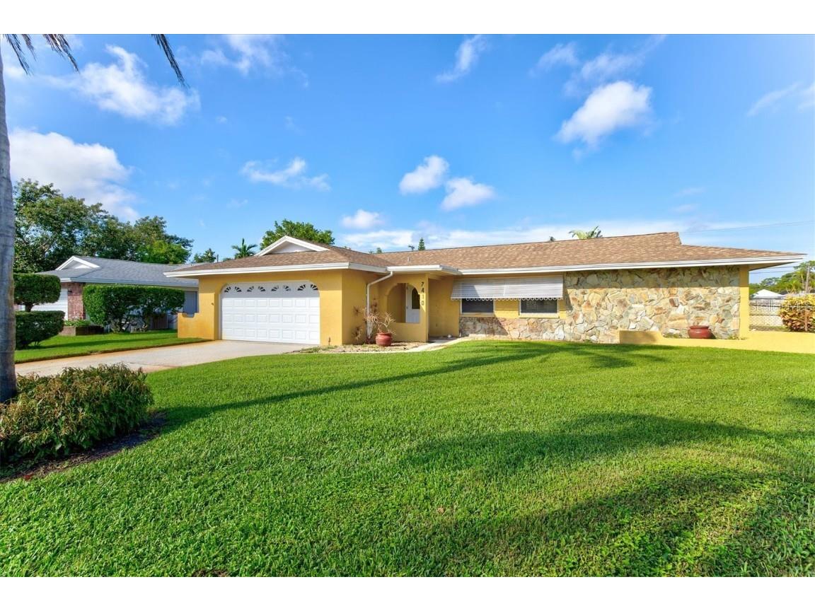 7410 13th Avenue W Bradenton FL 34209 A4624690 image1