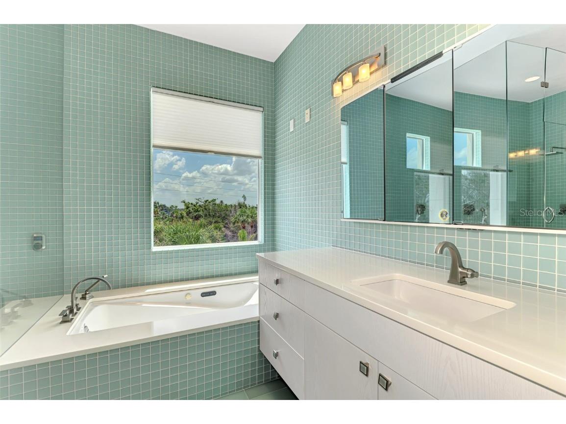 7410 Manasota Key Road Englewood FL 34223 - GULF OF MEXICO A4659892 image27