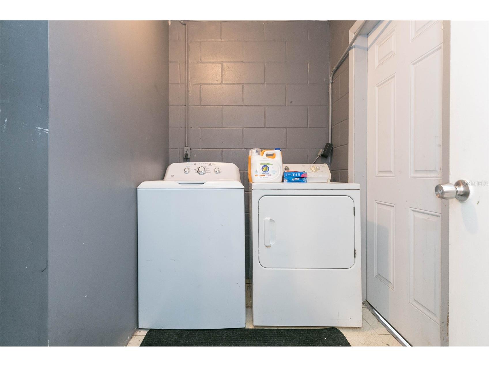 7412 Kingston Drive Tampa FL 33619 TB8515987 image15