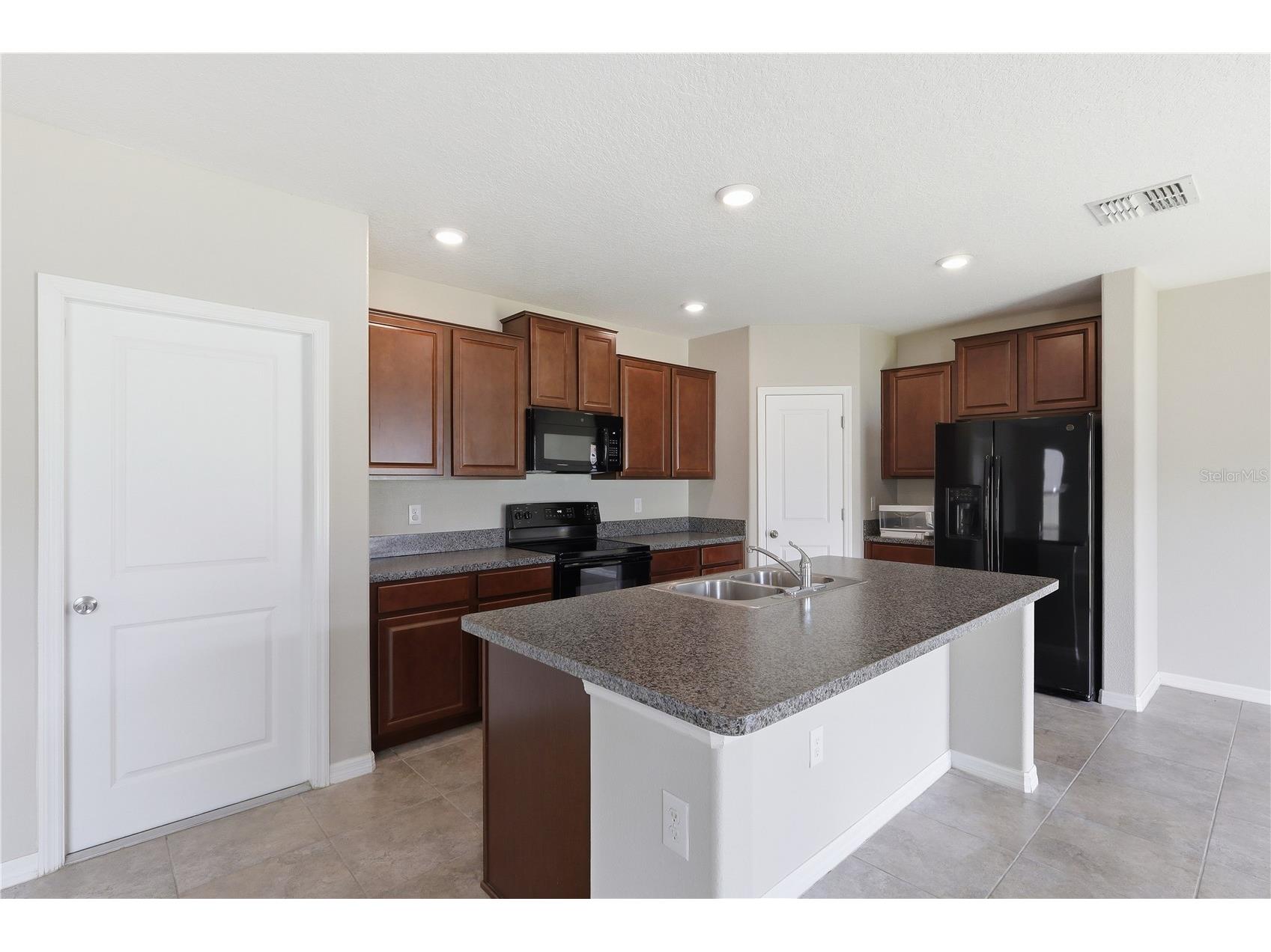 7412 Rosy Periwinkle Court Tampa FL 33619 TB8521124 image12