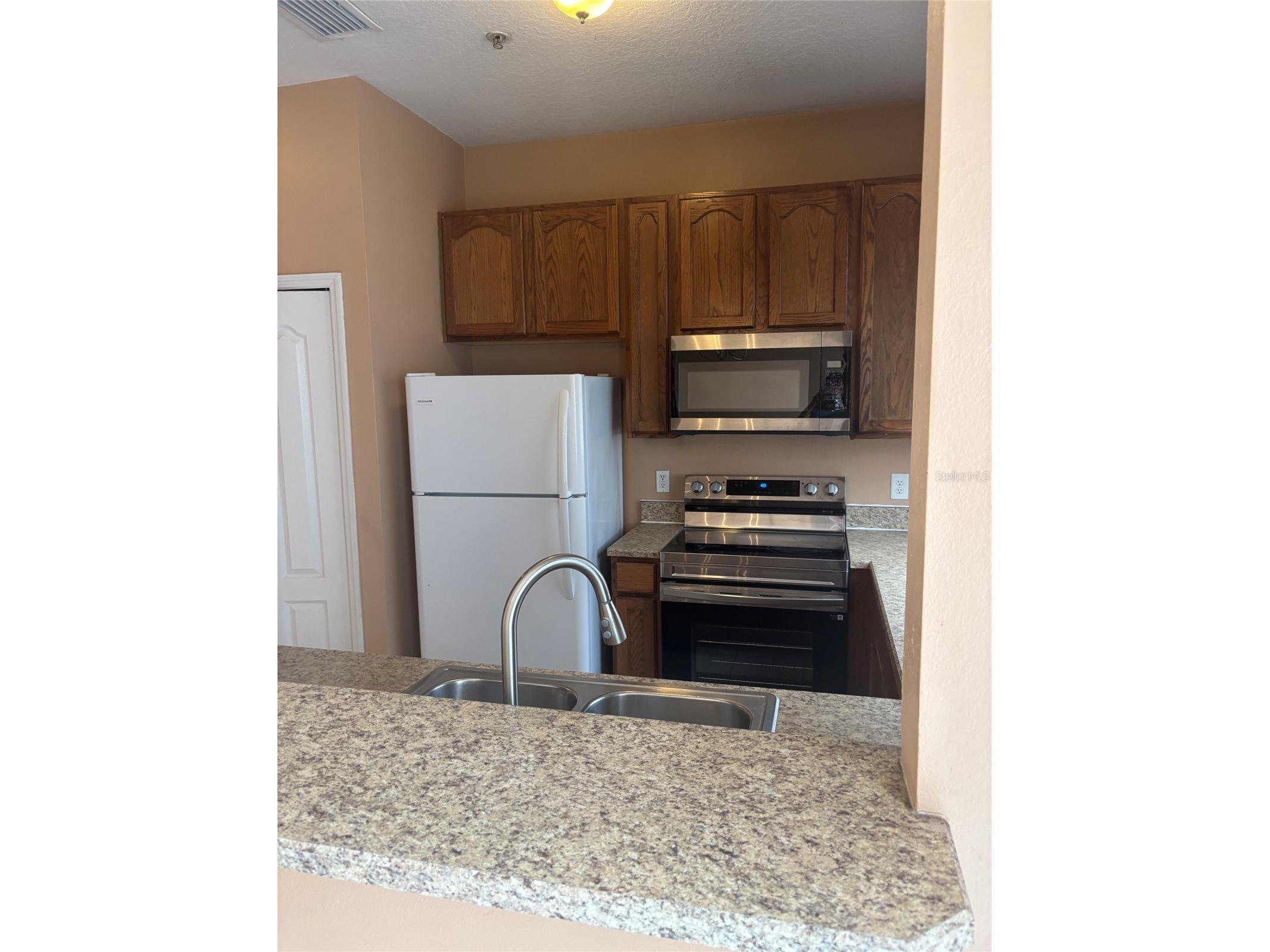 7415 Lago De Oro #B-4 Orlando FL 32822 O6412989 image3