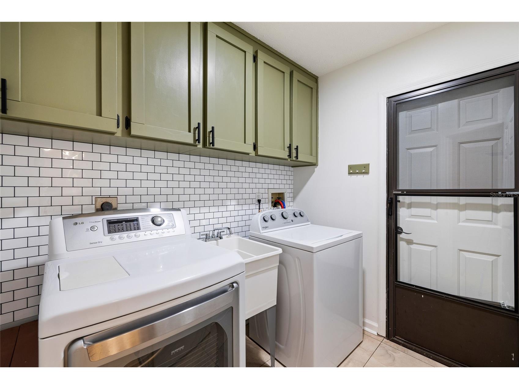 7415 Lake Forest Circle Port Richey FL 34668 TB8504158 image36