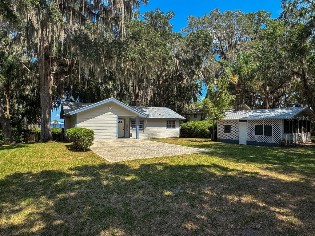 7415 NE 222nd Street Melrose FL 32666 - LAKE SANTA FE GC532220 image1