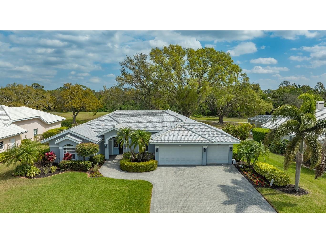 7417 Links Court Sarasota FL 34243 A4643382 image1