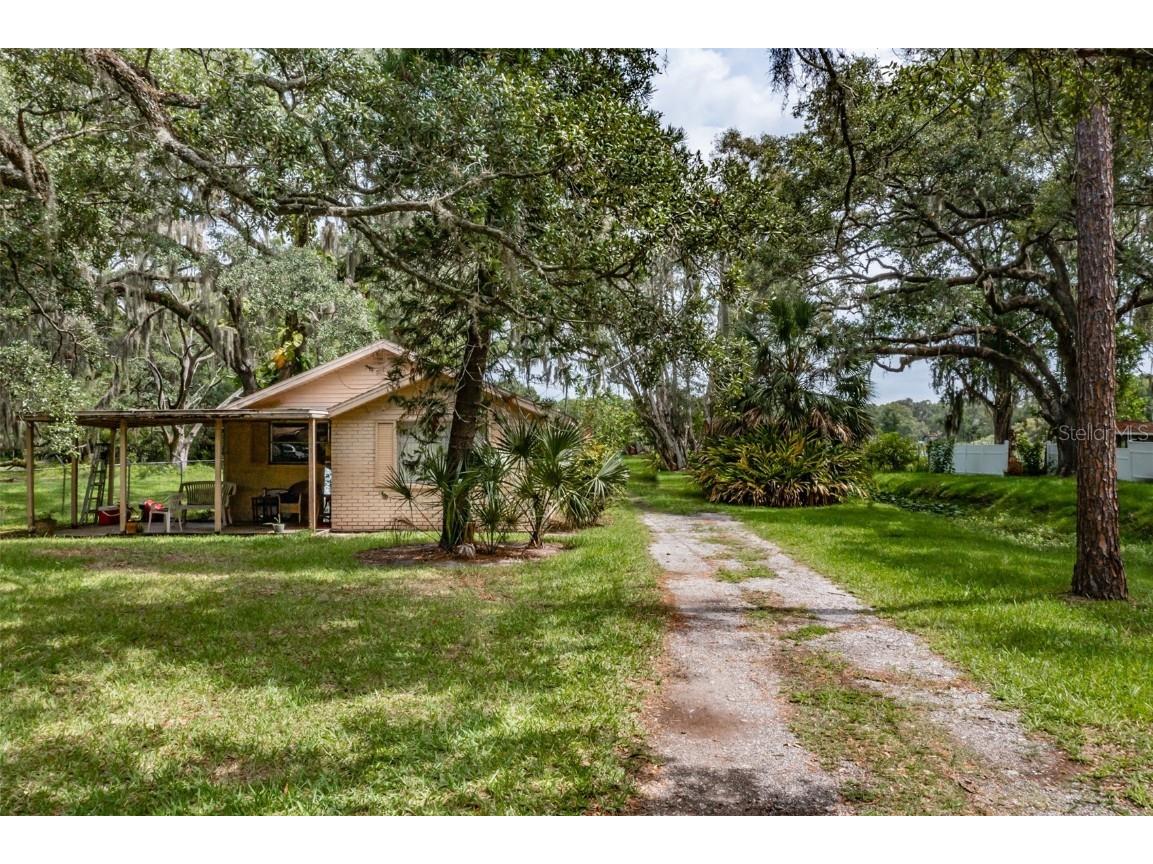 7418 Lakeshore Drive Tampa FL 33604 T3458702 image1