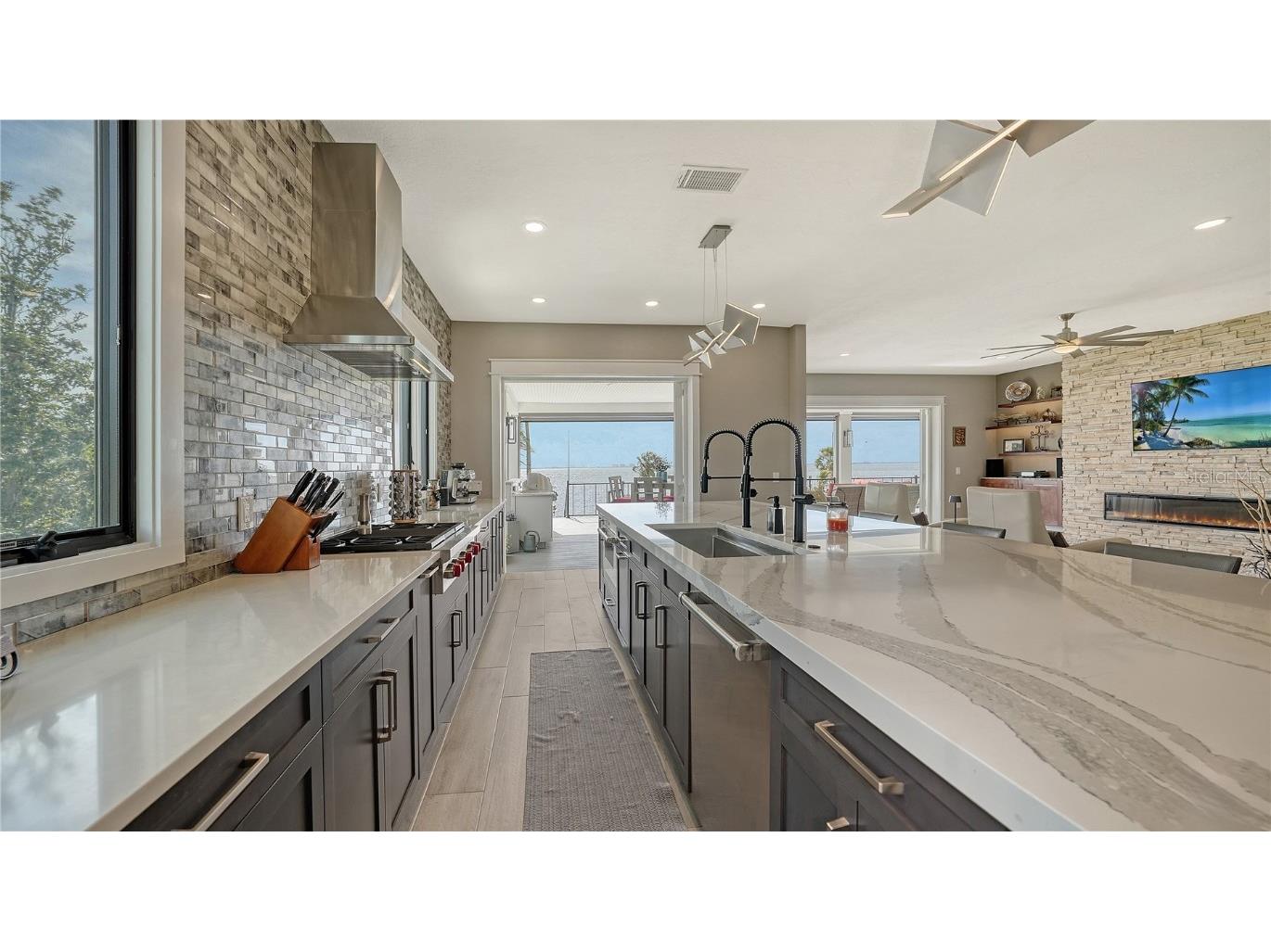 7418 Westmoreland Drive Sarasota FL 34243 A4668082 image8