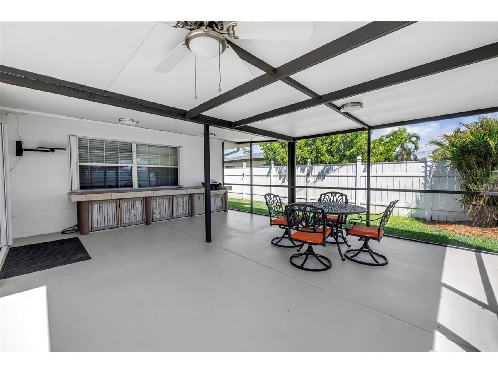 742 45th Avenue NE Saint Petersburg FL 33703 TB8514008 image22
